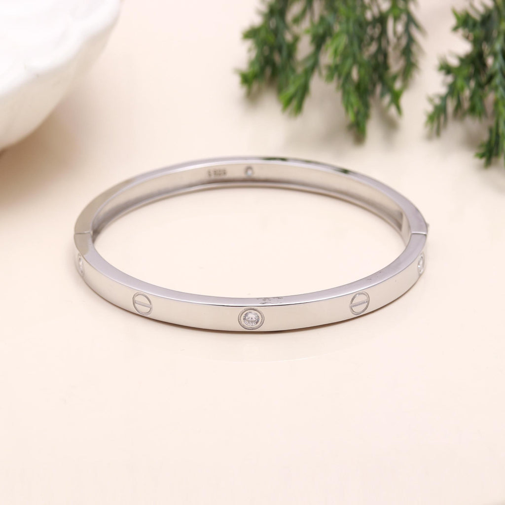 925 Sterling Silver Bracelet – Elegant & Timeless Jewelry for Everyday Wear