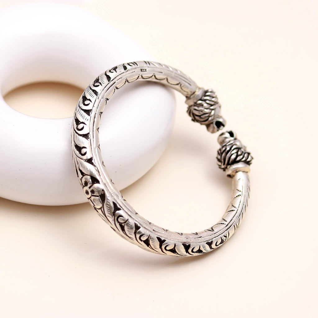 Vintage Lion Face Design Handcrafted Design Work 925 Sterling Silver Bangle
