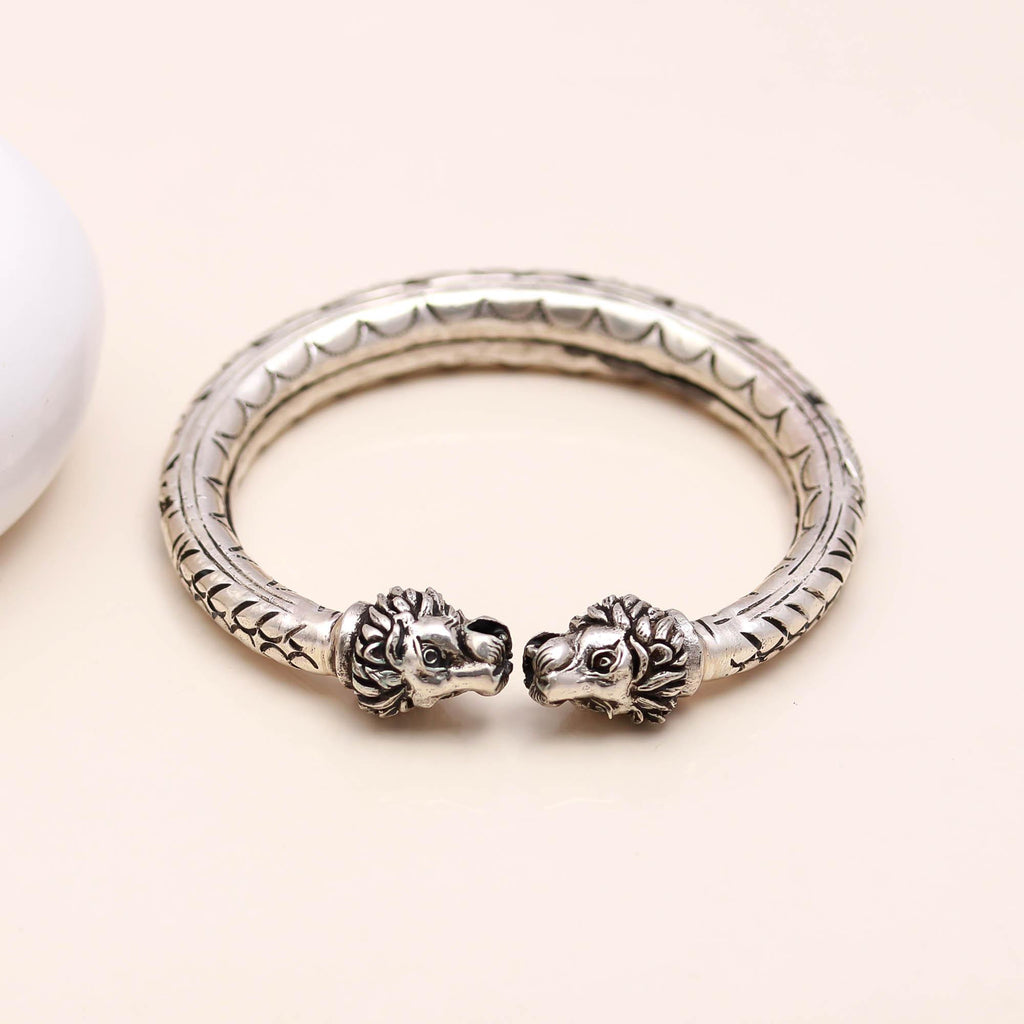 Vintage Lion Face Design Handcrafted Design Work 925 Sterling Silver Bangle