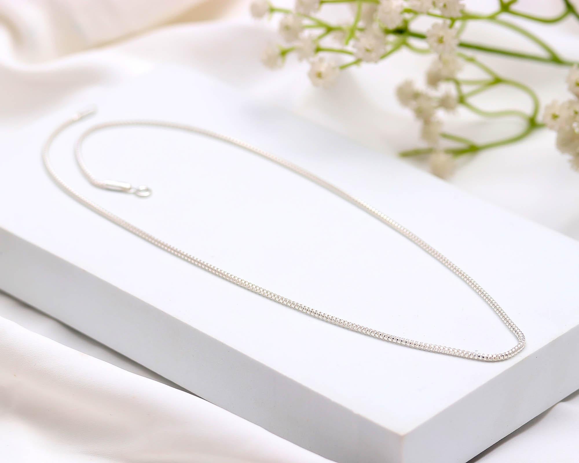 925 Silver Chain Necklace – Minimalist & Versatile Style