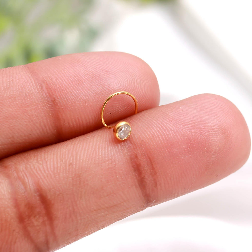 18K Gold Round CZ Nose Stud – Elegant Gold Nose Piercing Jewelry