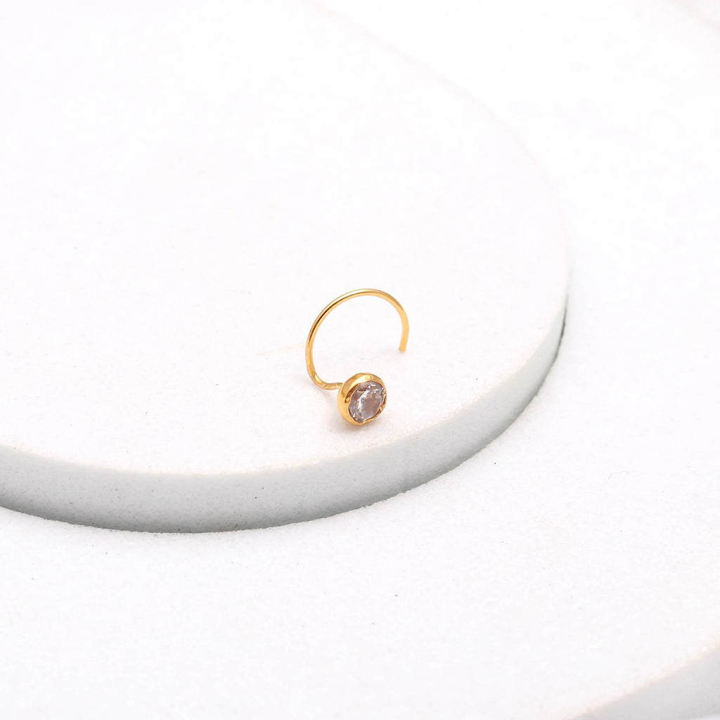 18K Gold Round CZ Nose Stud – Elegant Gold Nose Piercing Jewelry