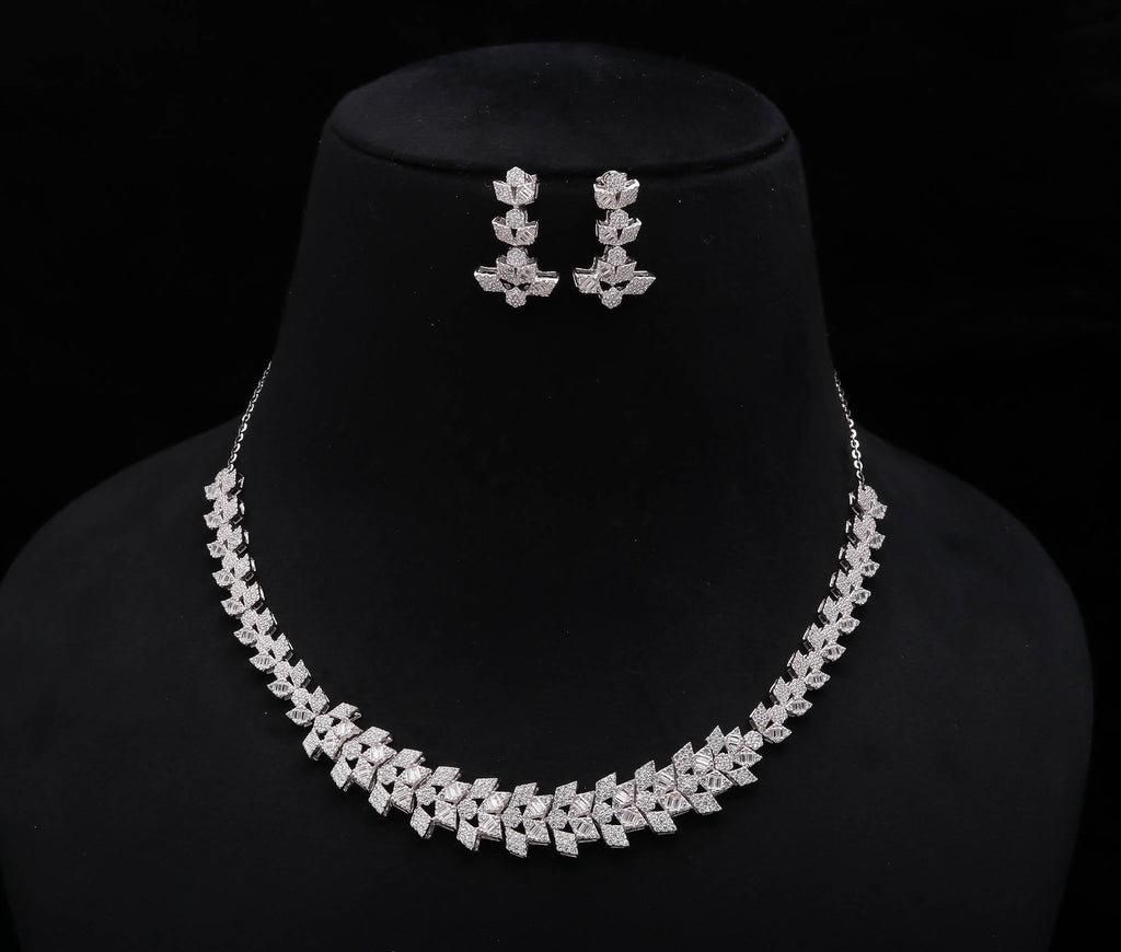 925 Sterling Silver Cubic Zirconia Pendant Necklace & Stud Earrings Set Bridal Jewellery
