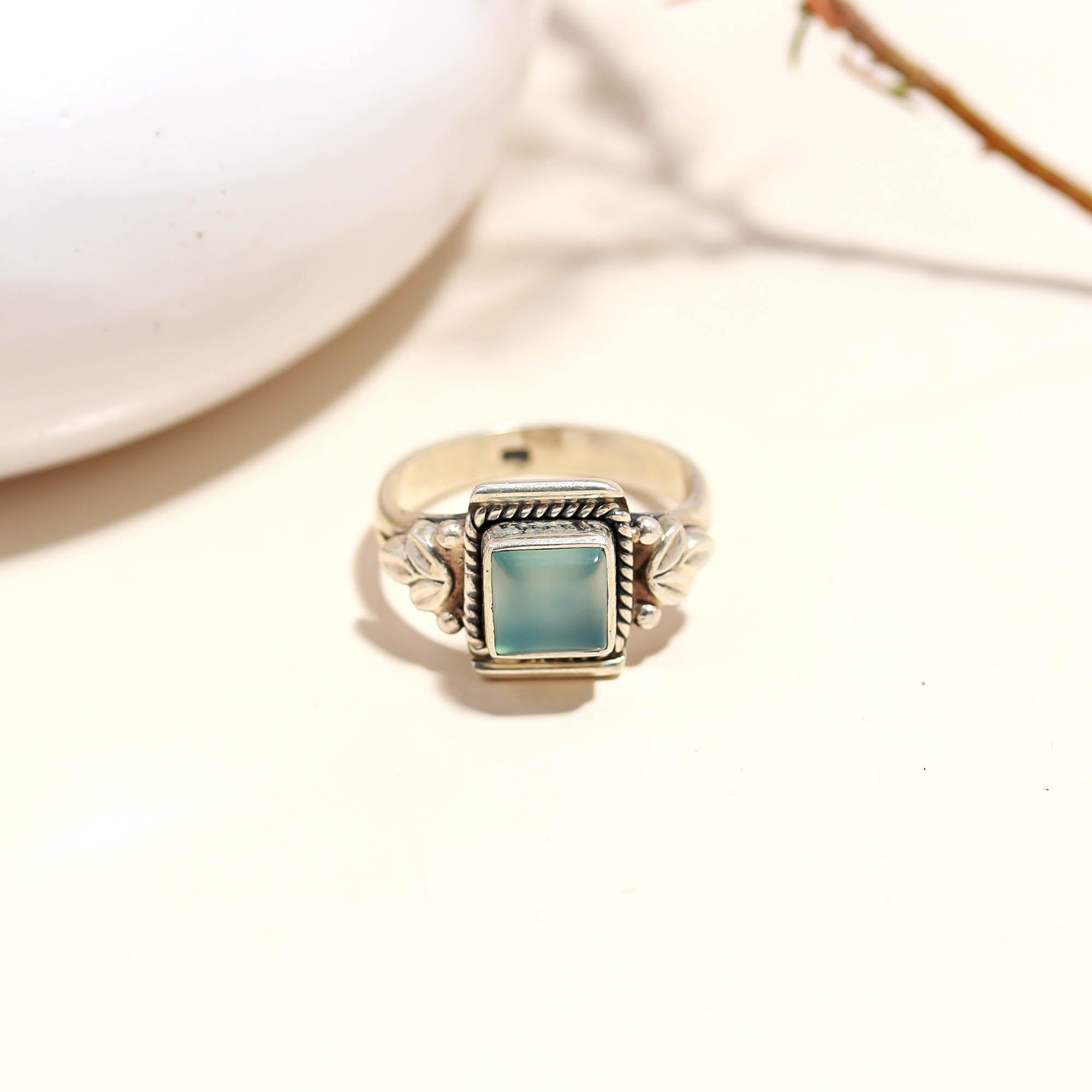 925 Sterling Silver Aqua Chalcedony Ring – Oval Gemstone Vintage Jewelry