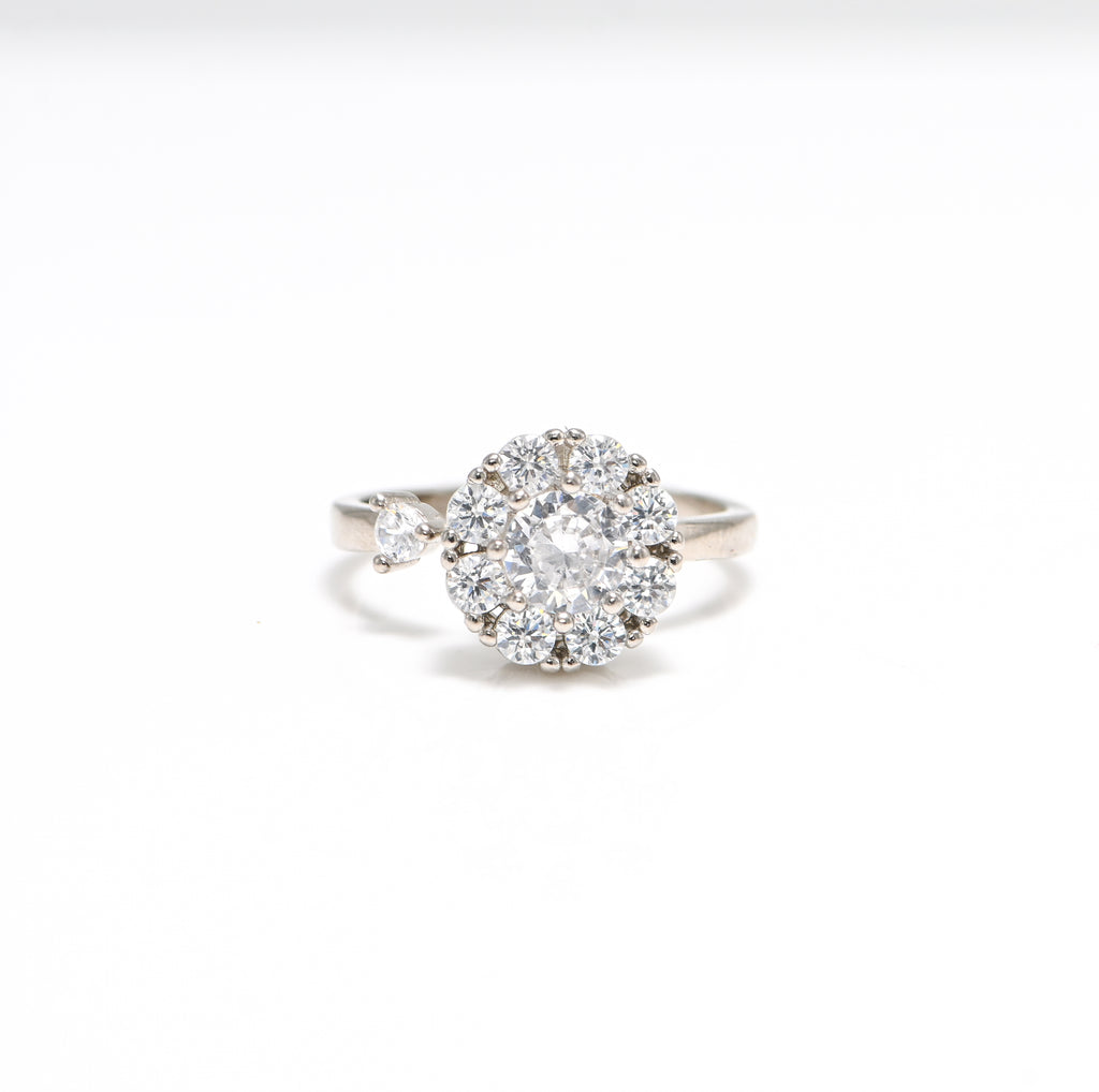 Sparkling Round Cubic Zirconia Ring in 925 Sterling Silver