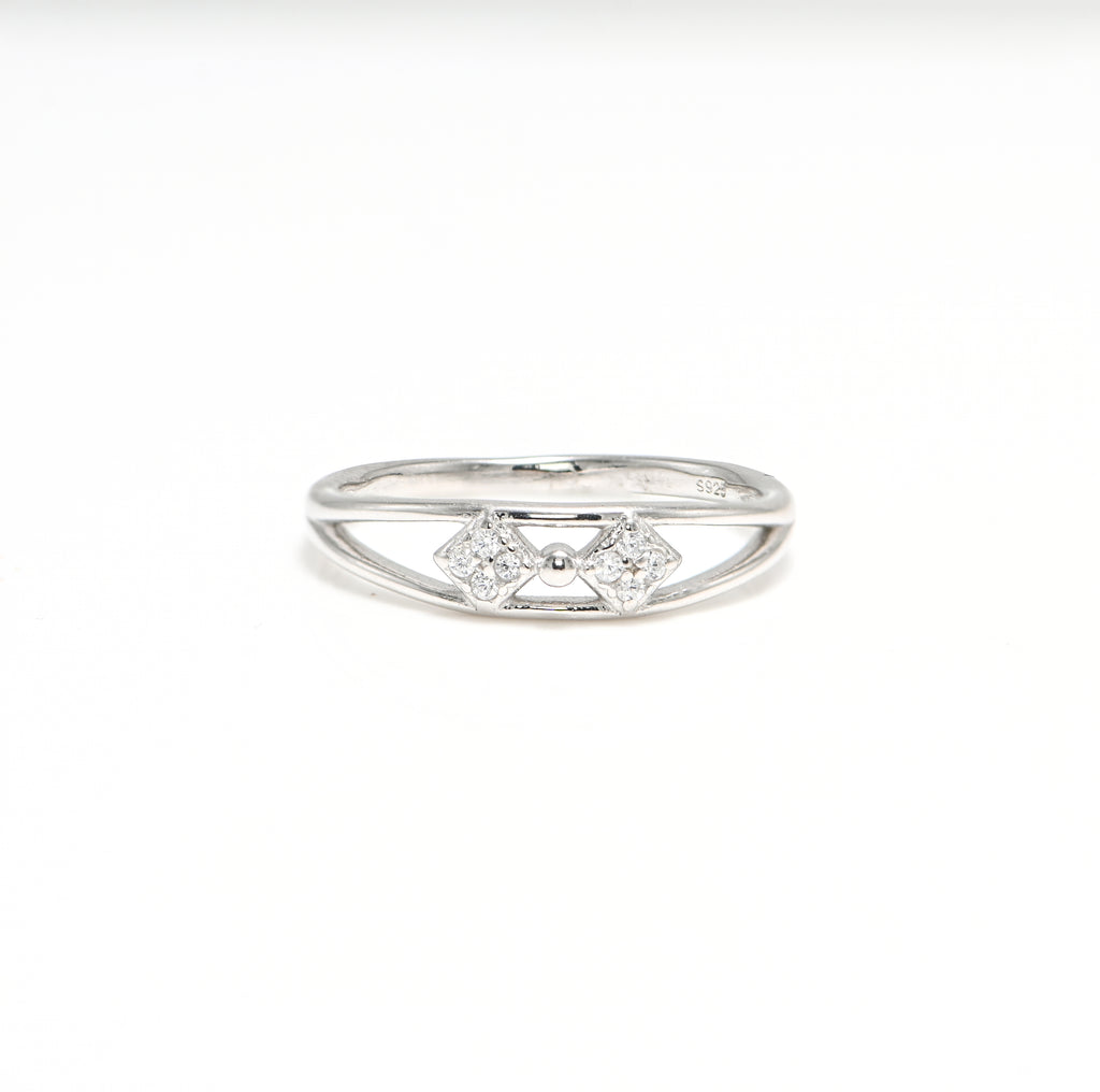 Minimalist 925 Sterling Silver Round Cubic Zirconia Ring Party Wear