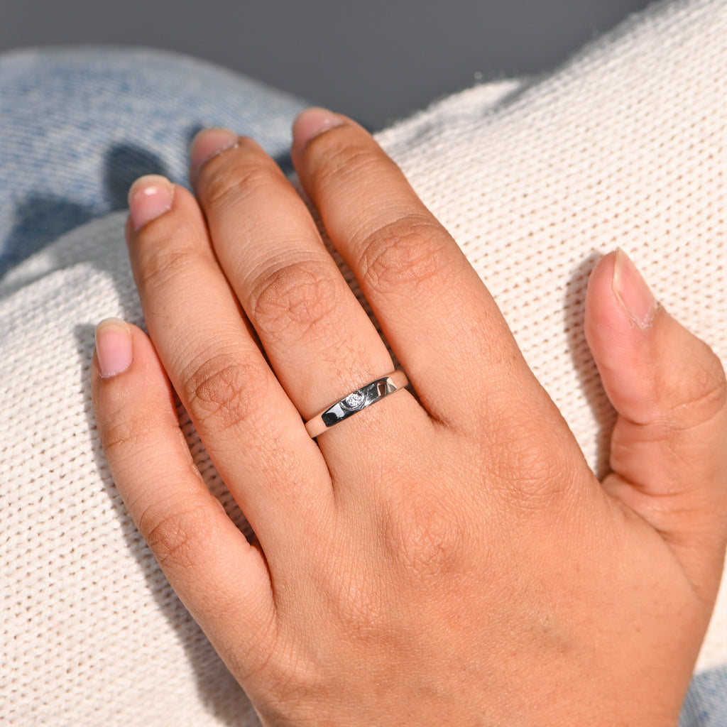 925 Sterling Silver Cubic Zirconia Ring – Round Sparkling Gemstone with Rhodium Plating