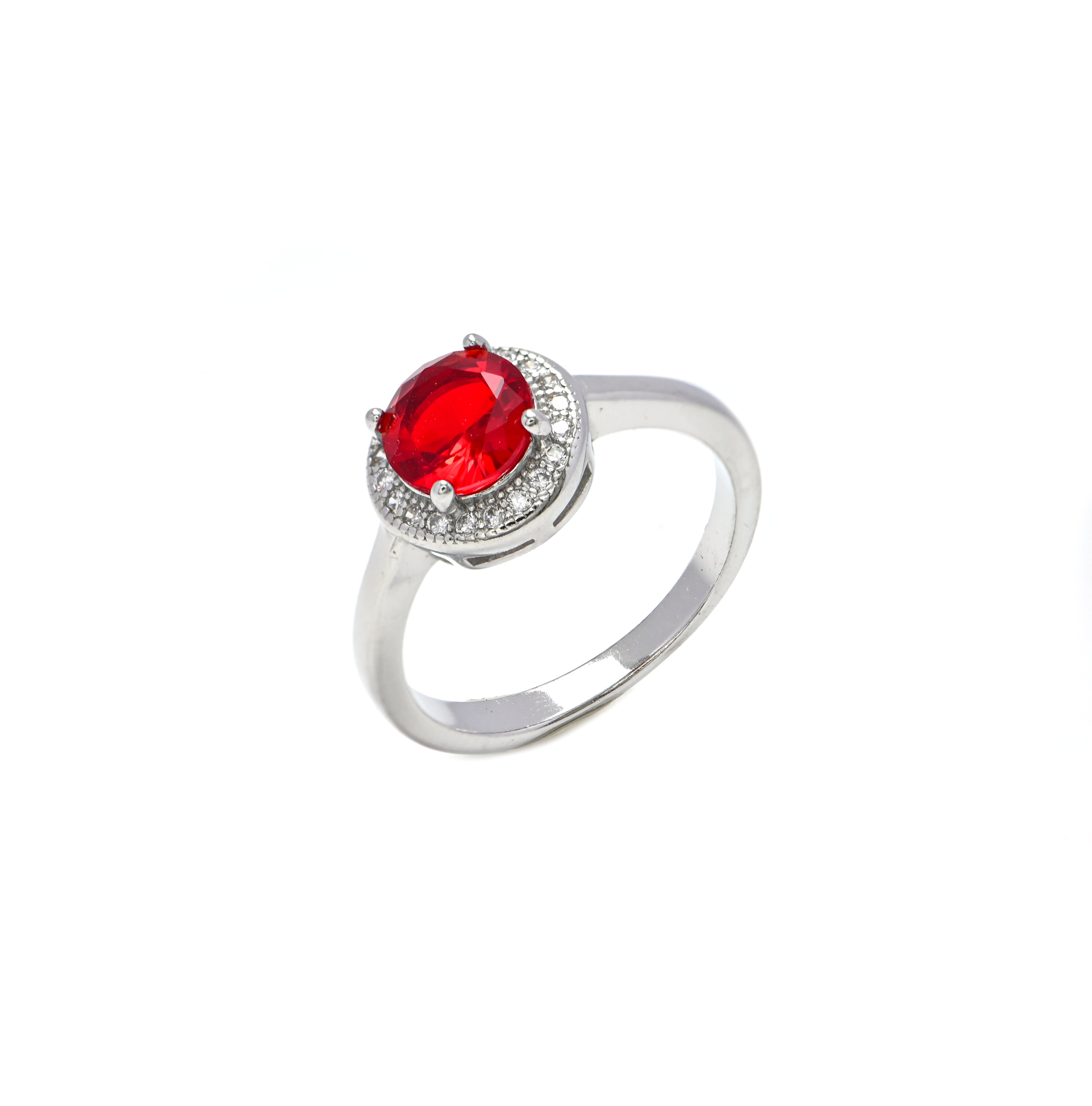 High-Quality 925 Sterling Silver Ring with a Radiant Cubic Zirconia Stone for Wedding Wear