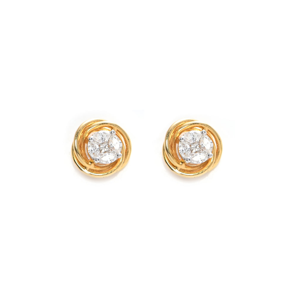 Exquisite 18KT Gold Diamond Earrings with Radiant Round Cut