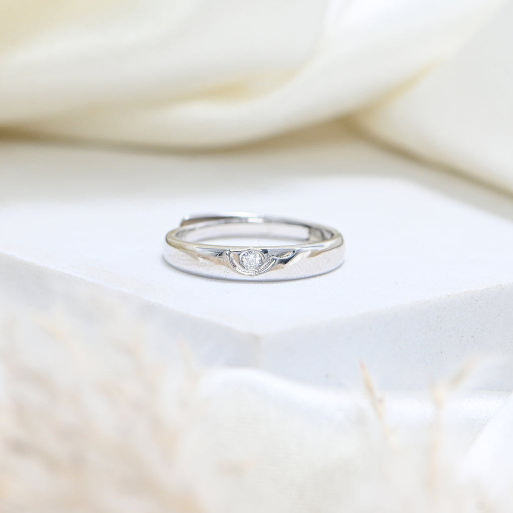 925 Sterling Silver Cubic Zirconia Ring – Round Sparkling Gemstone with Rhodium Plating