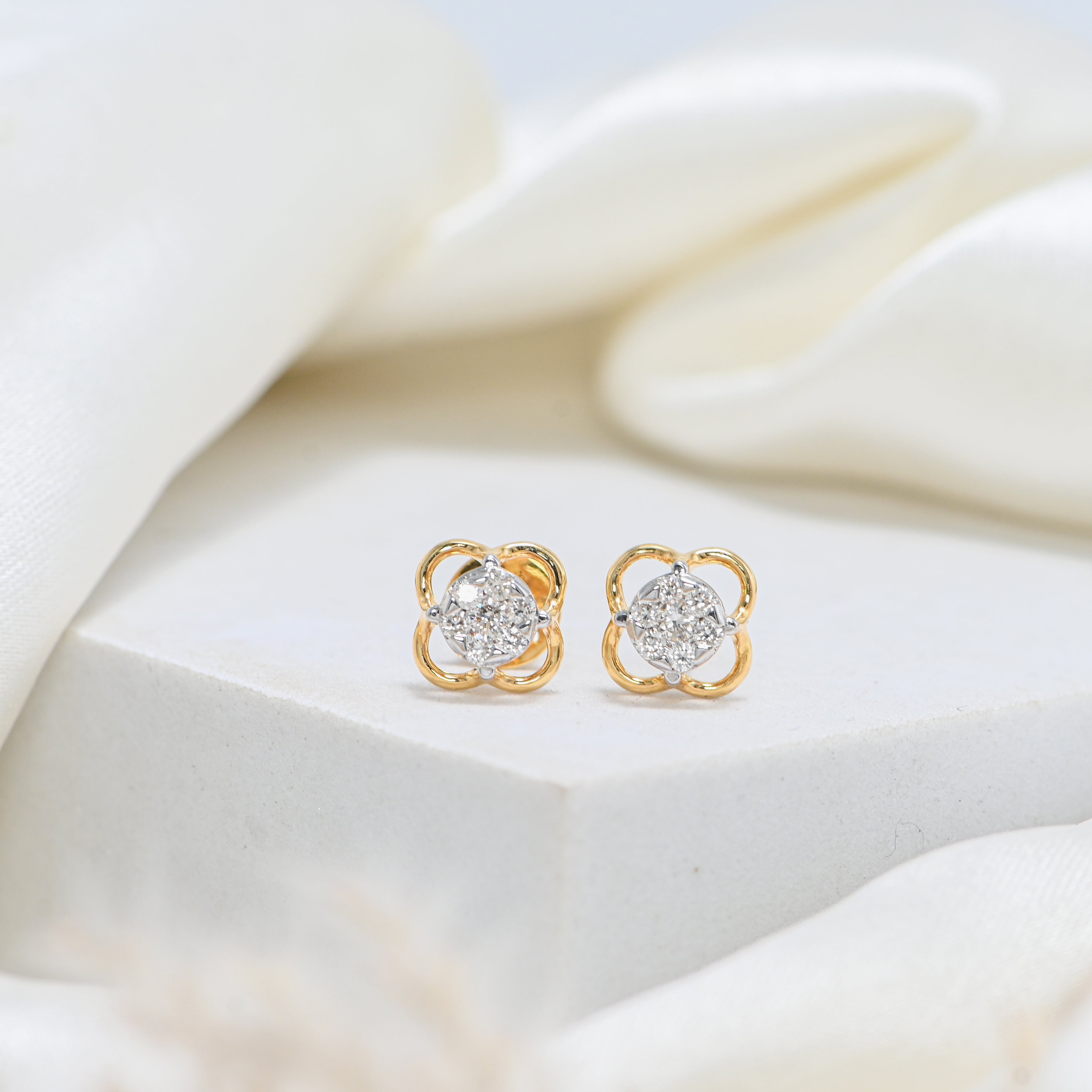 Timeless 18KT Gold Diamond Earrings Featuring Round Brilliant Diamonds