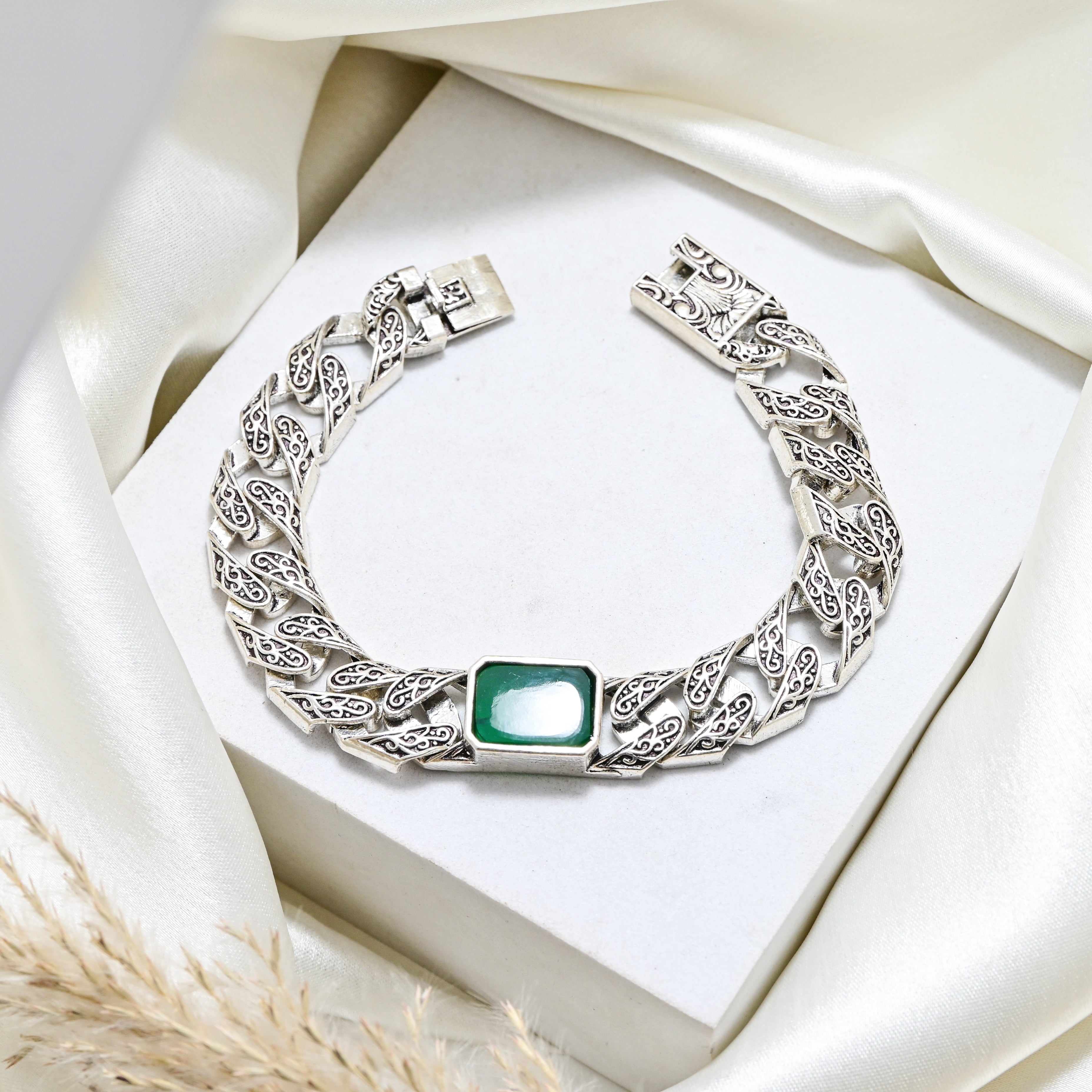 925 Sterling Silver Kada Bracelet Green Stone Traditional Vintage Design Jewelry