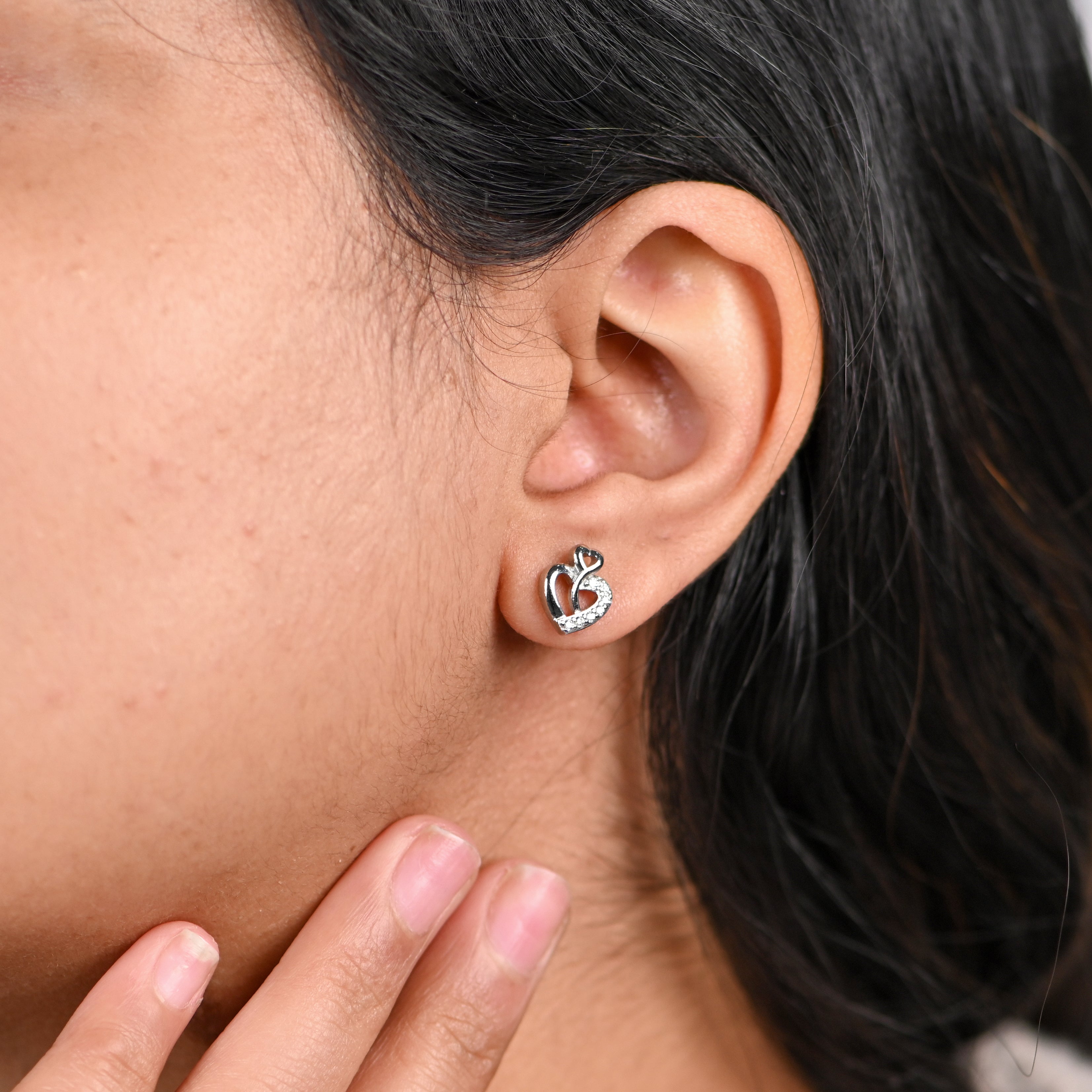 Elegant 925 Sterling Silver Rhodium-Plated Round CZ Stud Earrings