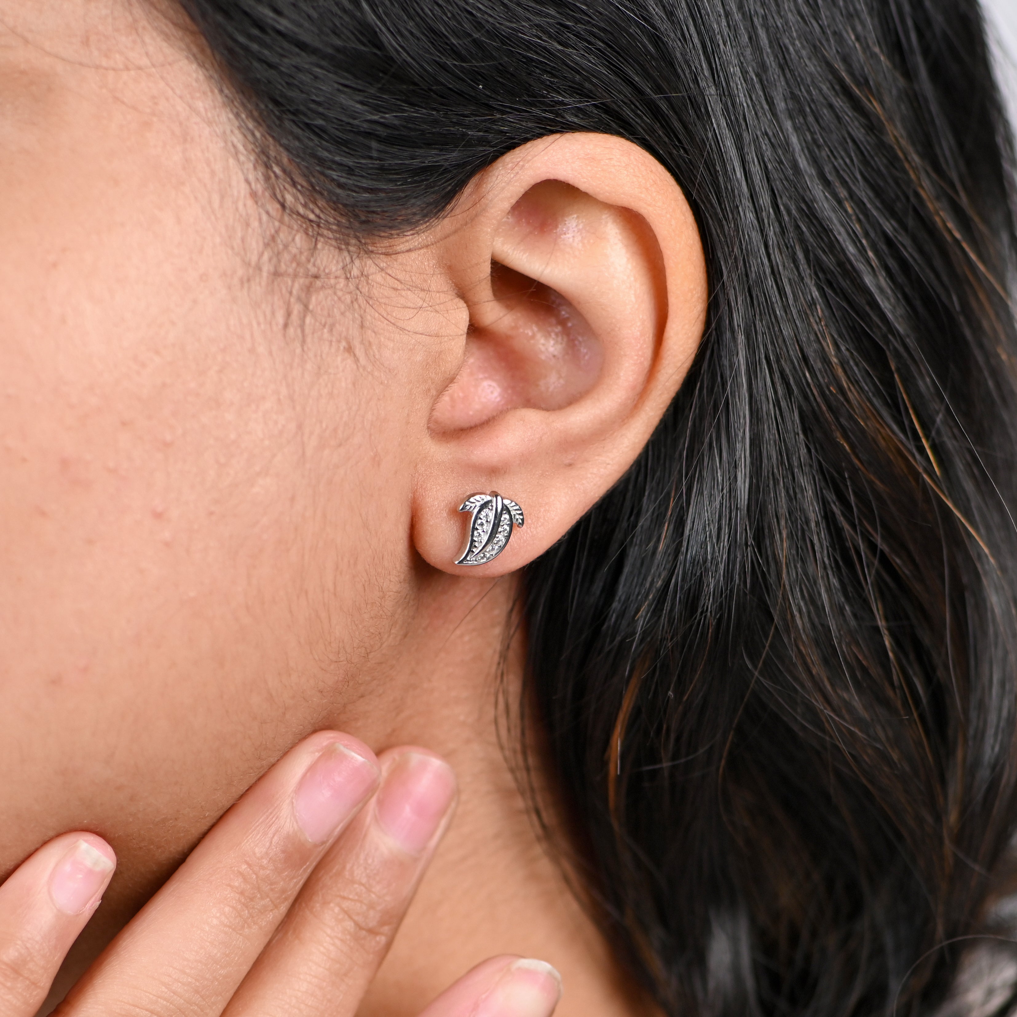 Fine 925 Sterling Silver Rhodium-Plated Round CZ Stud Earrings