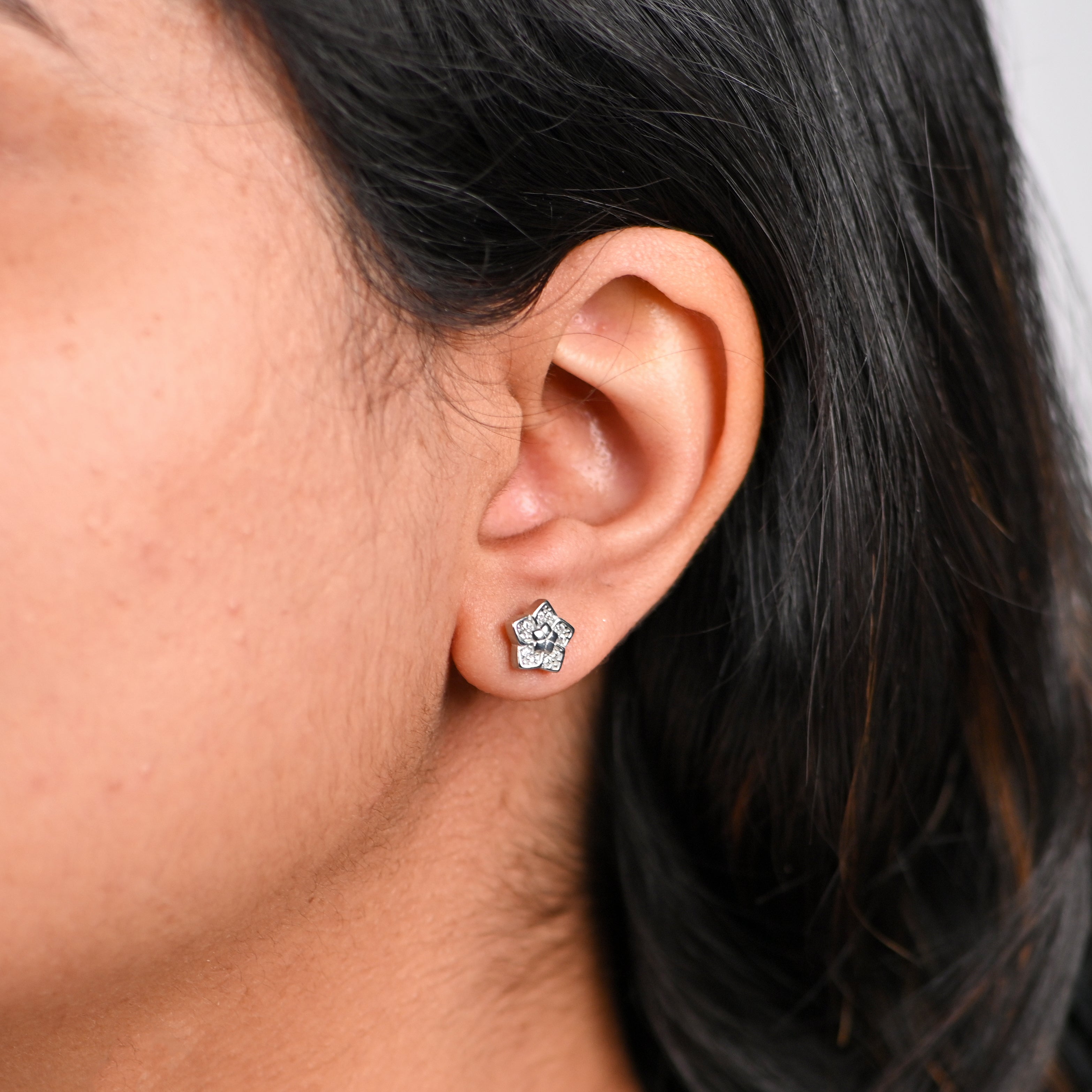 925 Sterling Silver Rhodium-Plated Round CZ Stud Earrings Everyday Use