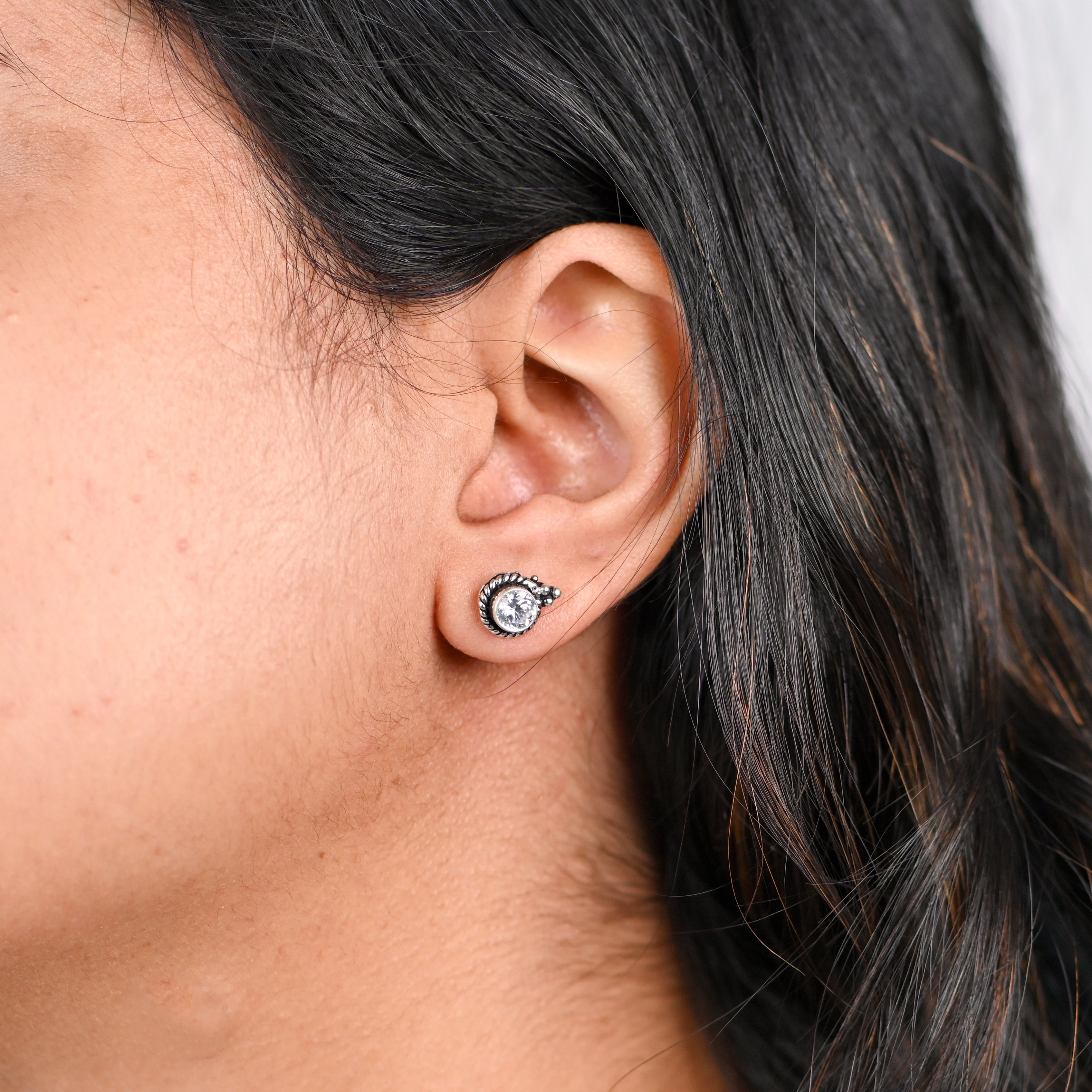 Beautiful 925 Sterling Silver Rhodium-Plated Round CZ Stud Earrings