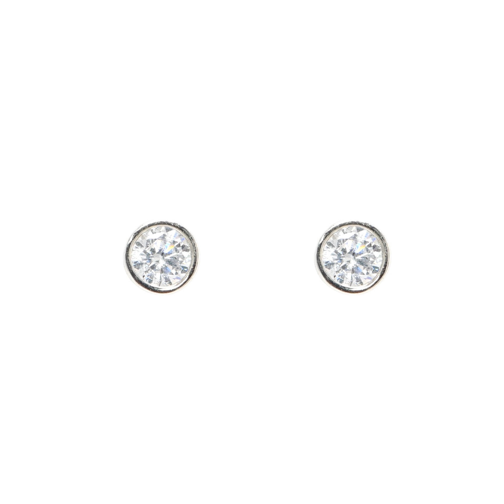 Elegant 925 Sterling Silver Cubic Zirconia Pendant and Earring Set
