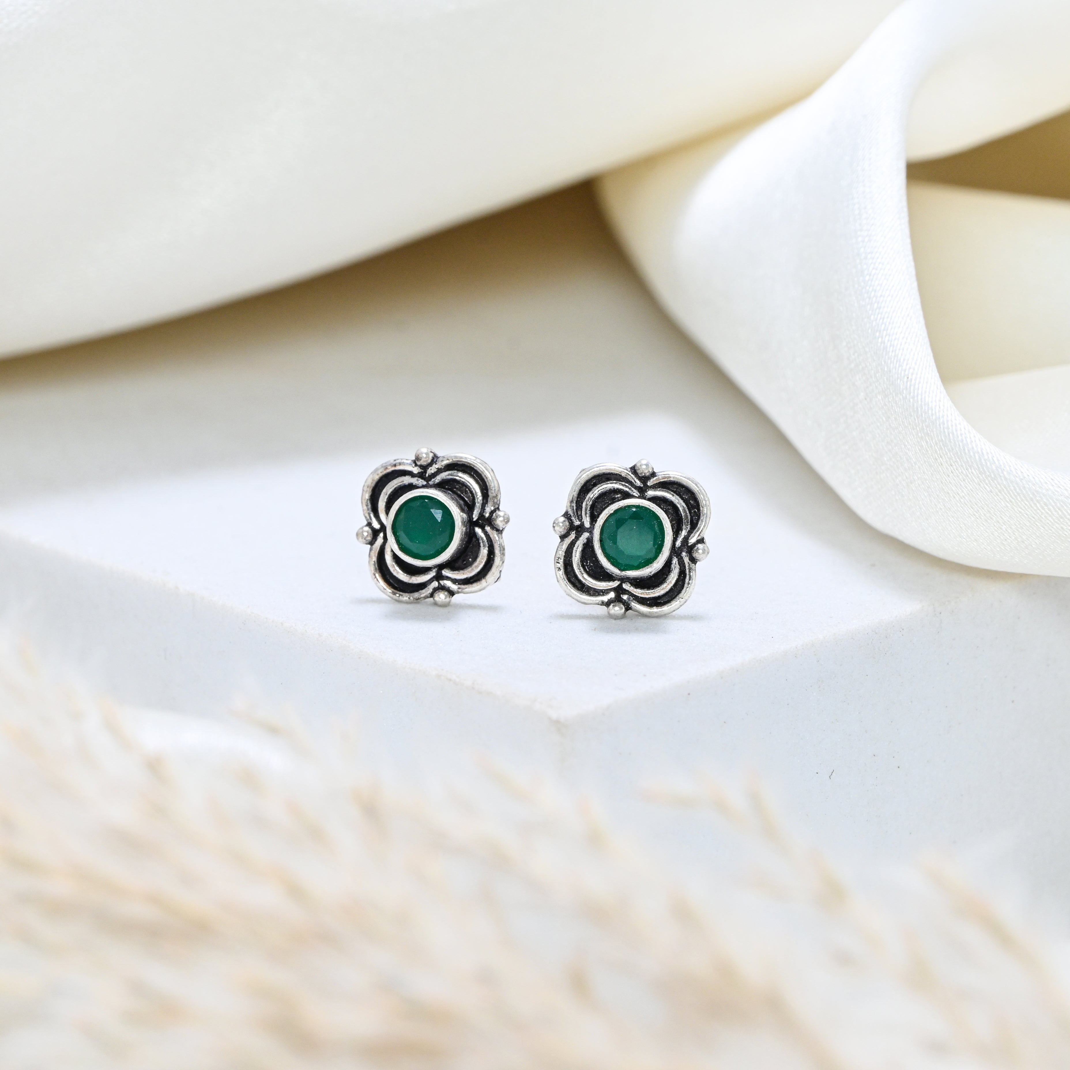 925 Sterling Silver Oxidised Emerald Round Brilliant Earrings