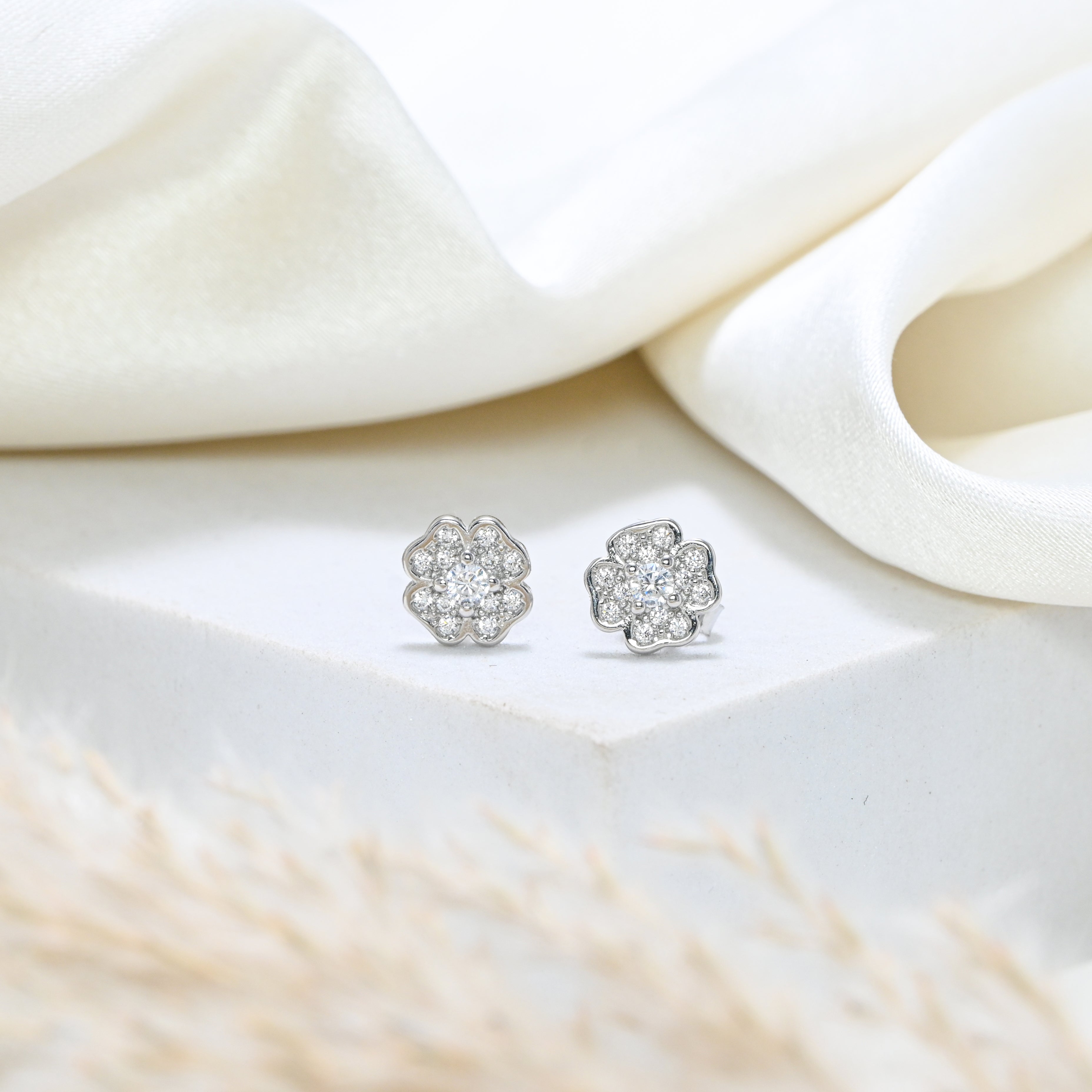 Elegant 925 Sterling Silver Rhodium-Plated Round CZ Stud Earrings