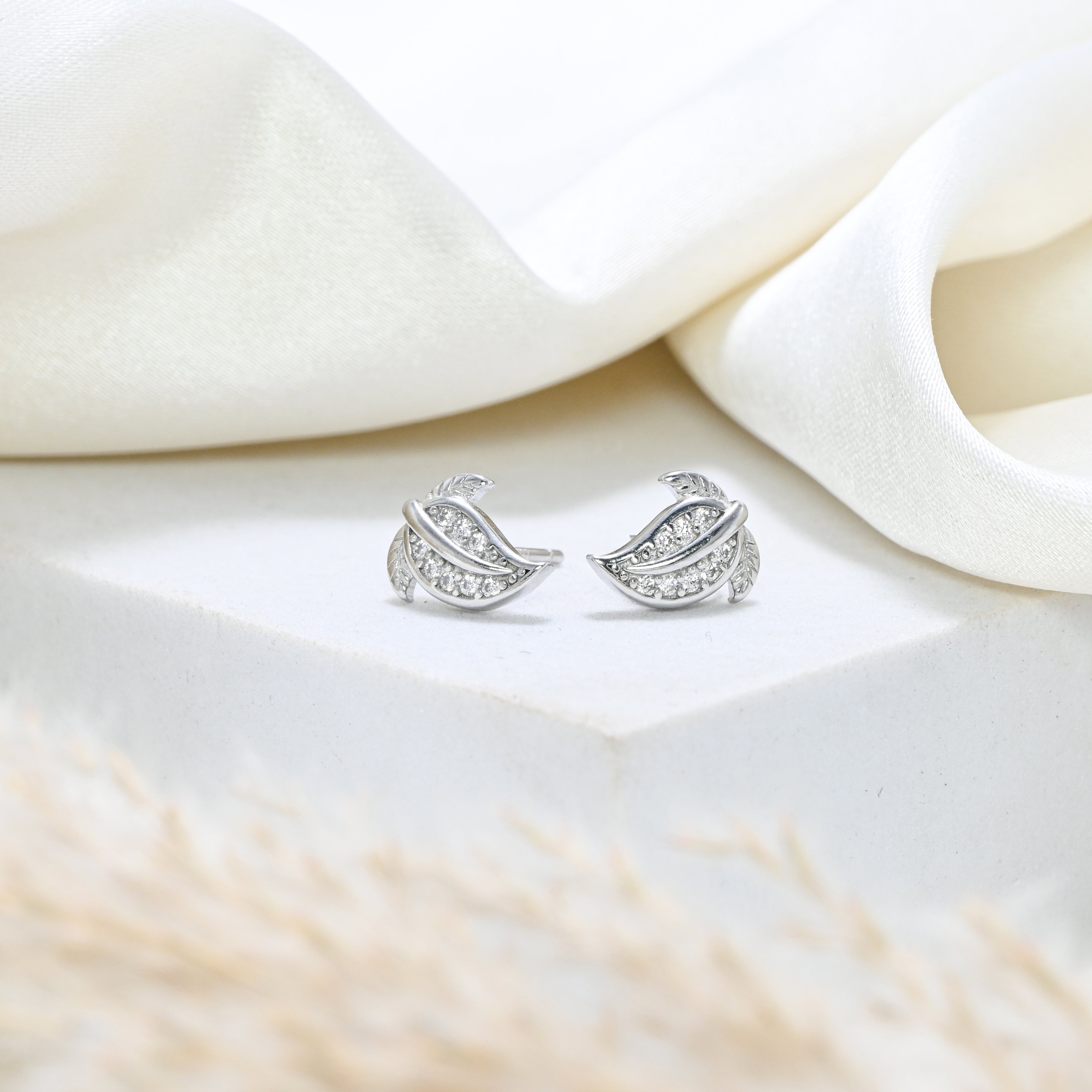 Fine 925 Sterling Silver Rhodium-Plated Round CZ Stud Earrings