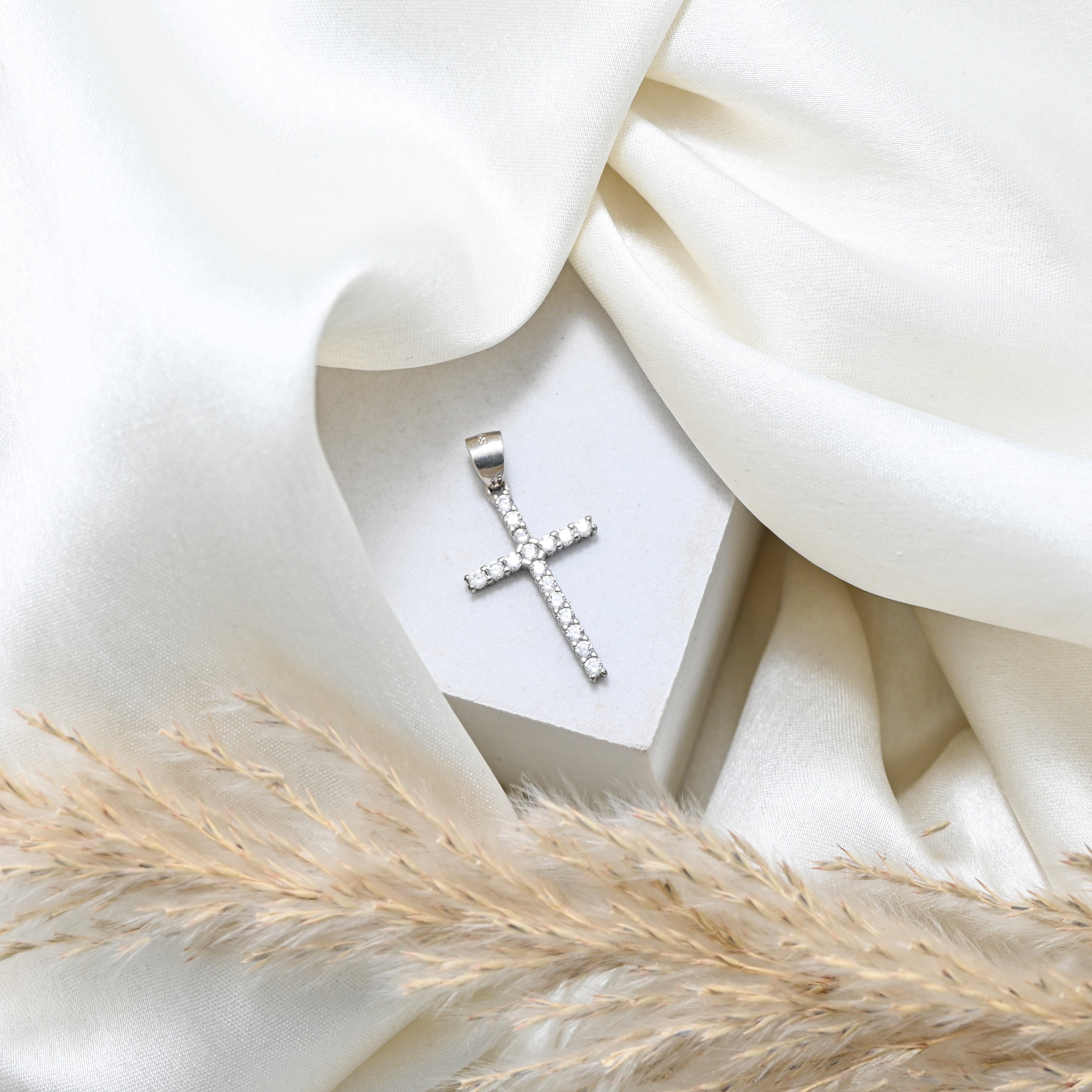 925 Sterling Silver Round Cubic Zirconia Necklace Cross Pendant