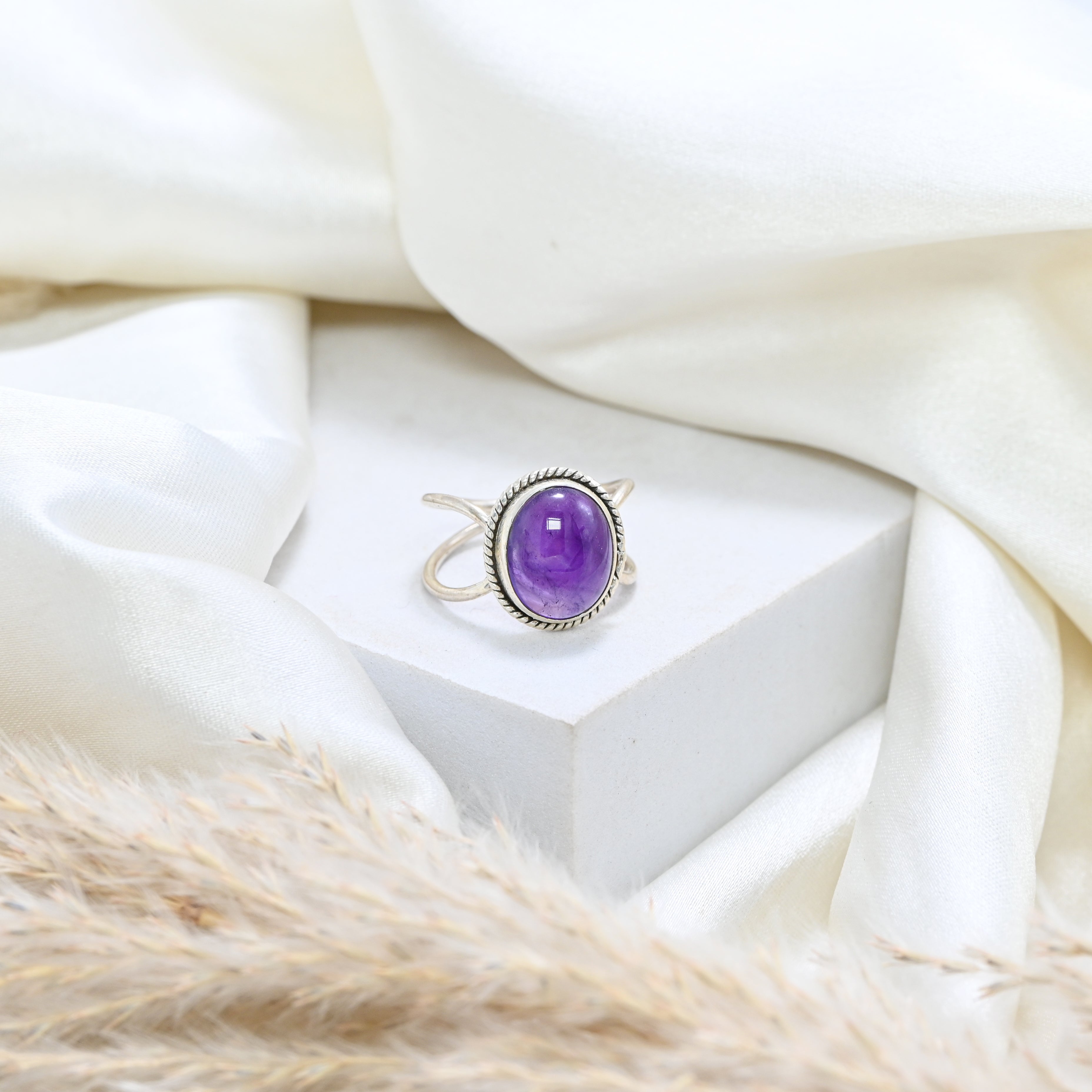 925 Sterling Silver Oval Amethyst Ring – Brilliant Cut with Oxidised Turkish Finish