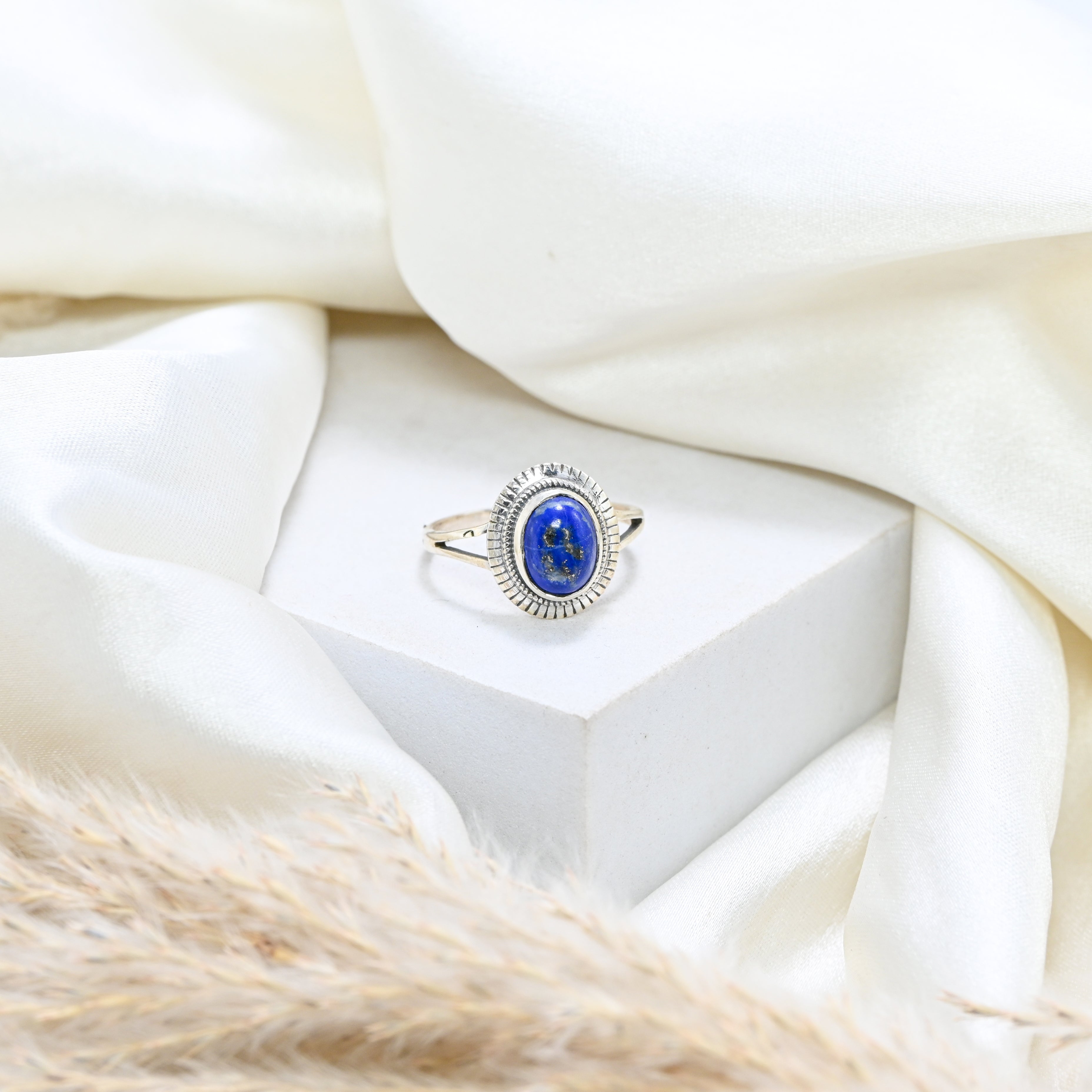 925 Sterling Silver Oval Lapis Lazuli Ring – Brilliant Cut with Oxidised Turkish Finish