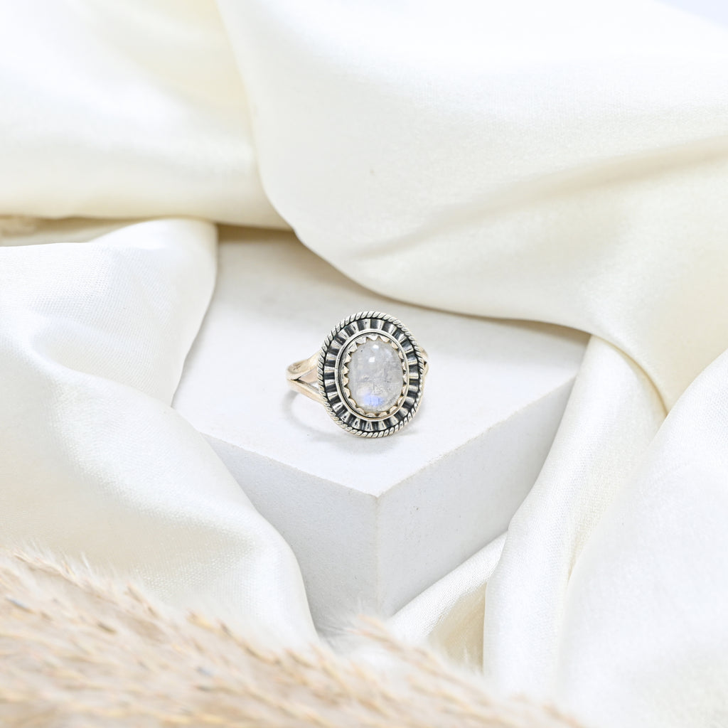 925 Sterling Silver Rainbow Moonstone Ring Vintage Jewellery