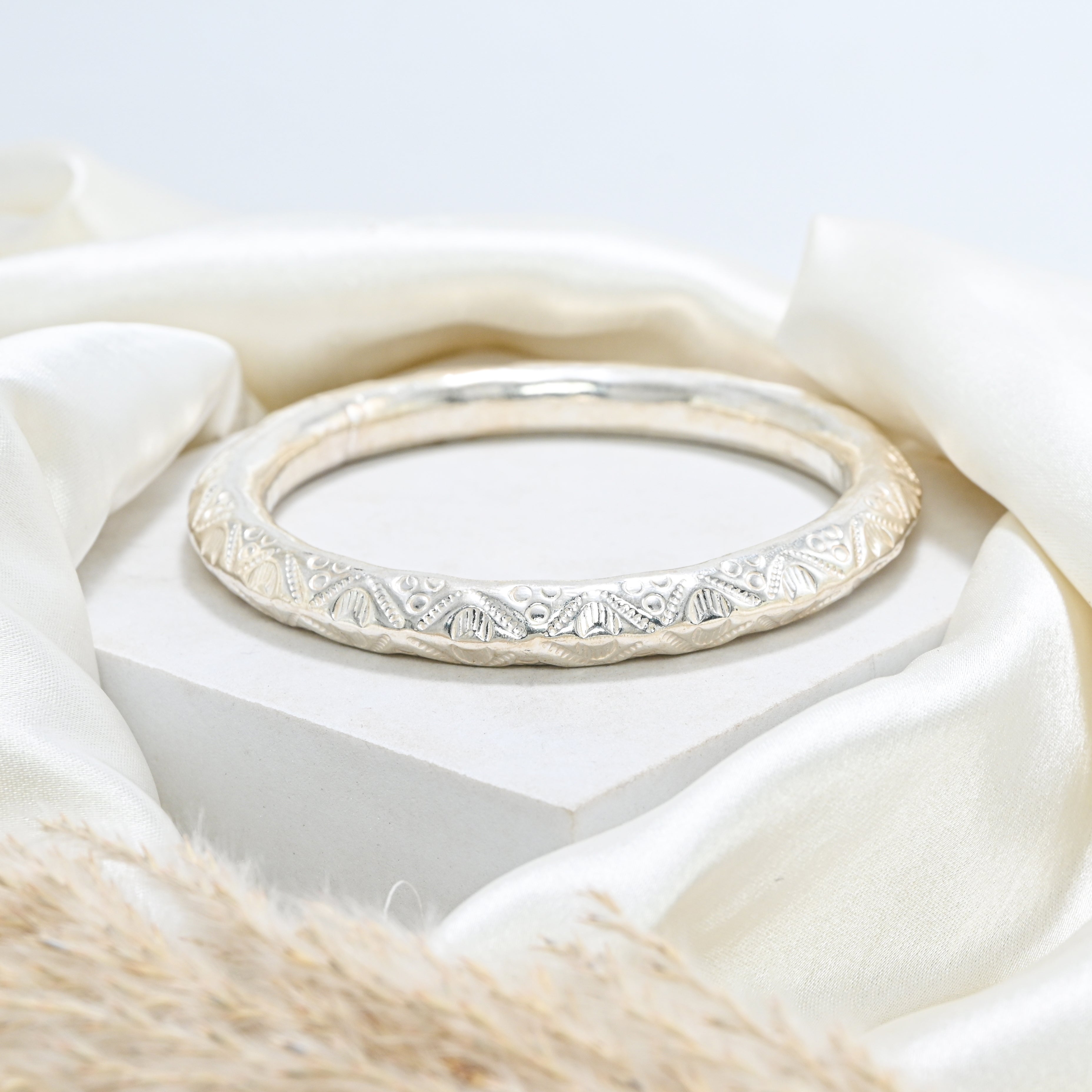 925 Sterling Silver Classic Elegant Bangle Everyday Wear & Gifting