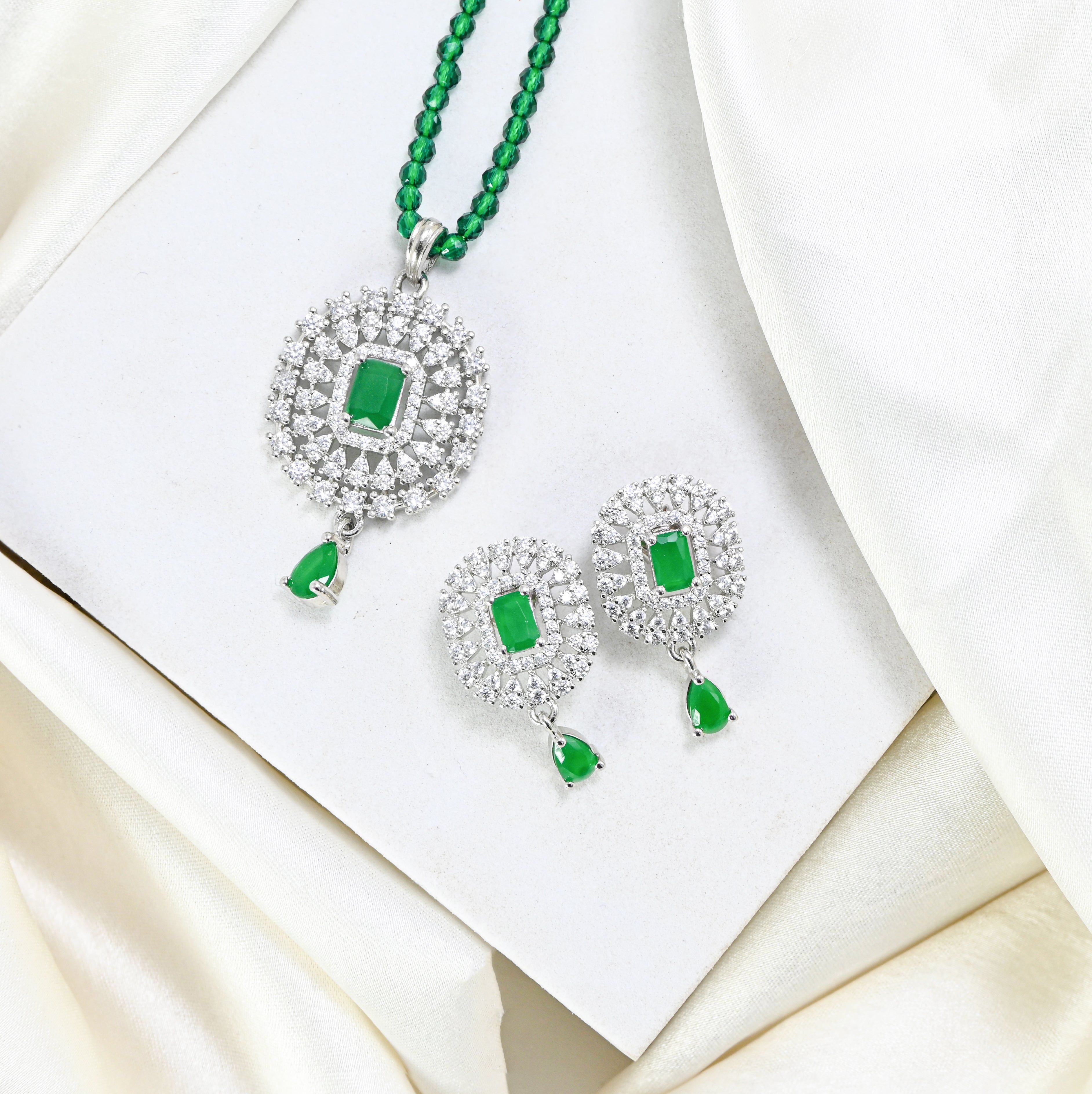 Vintage Style 925 Sterling Silver Green Cubic Zirconia Pendant Set