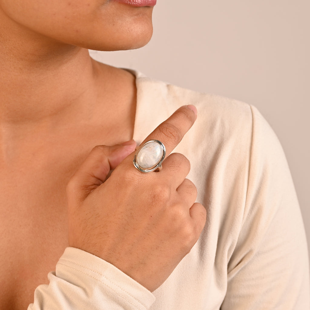 925 Sterling Silver Oval Rainbow Moonstone Ring – Brilliant Cut with Oxidised Turkish Finish