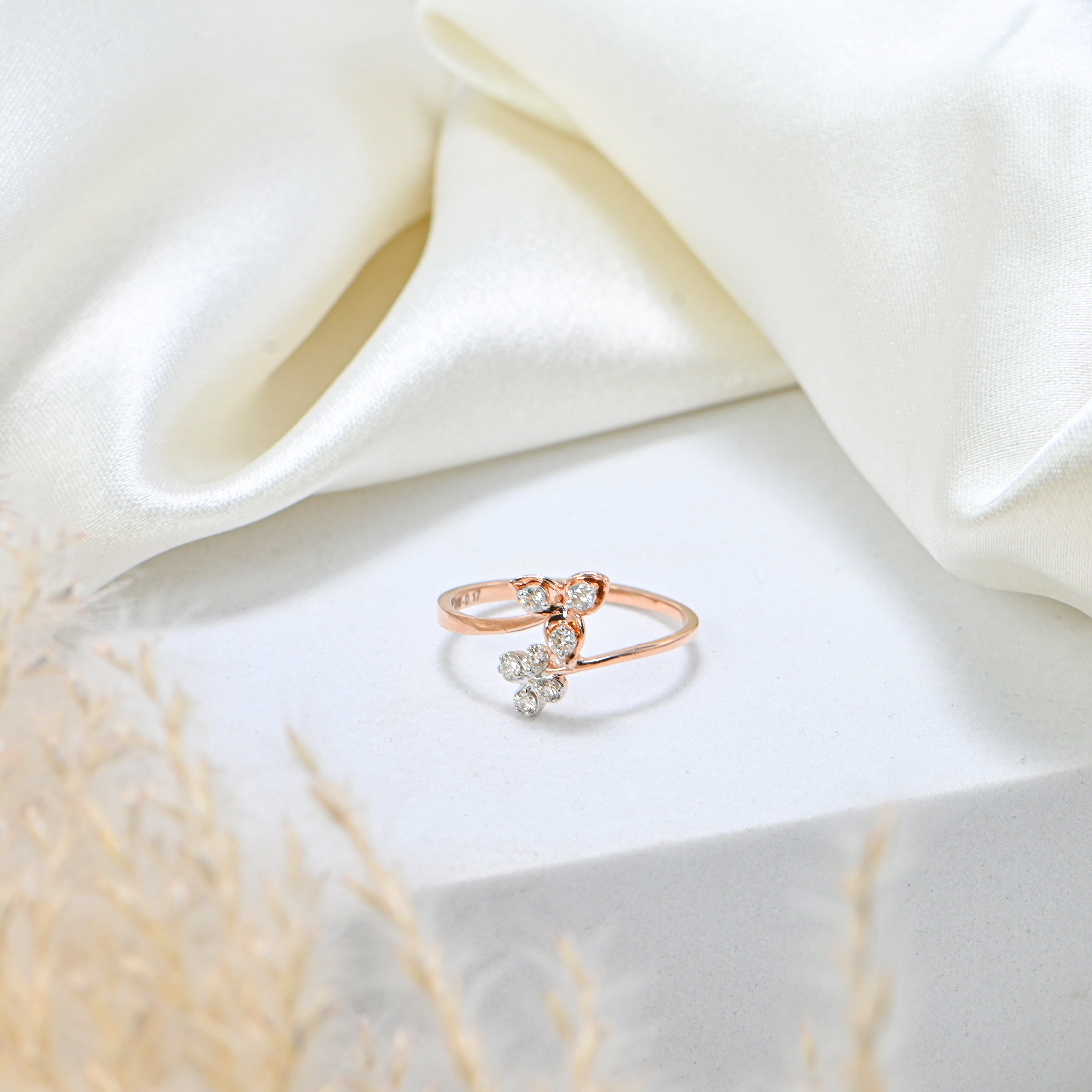 14/18KT Hallmark Gold IGI Certified Round Brilliant Diamond Ring