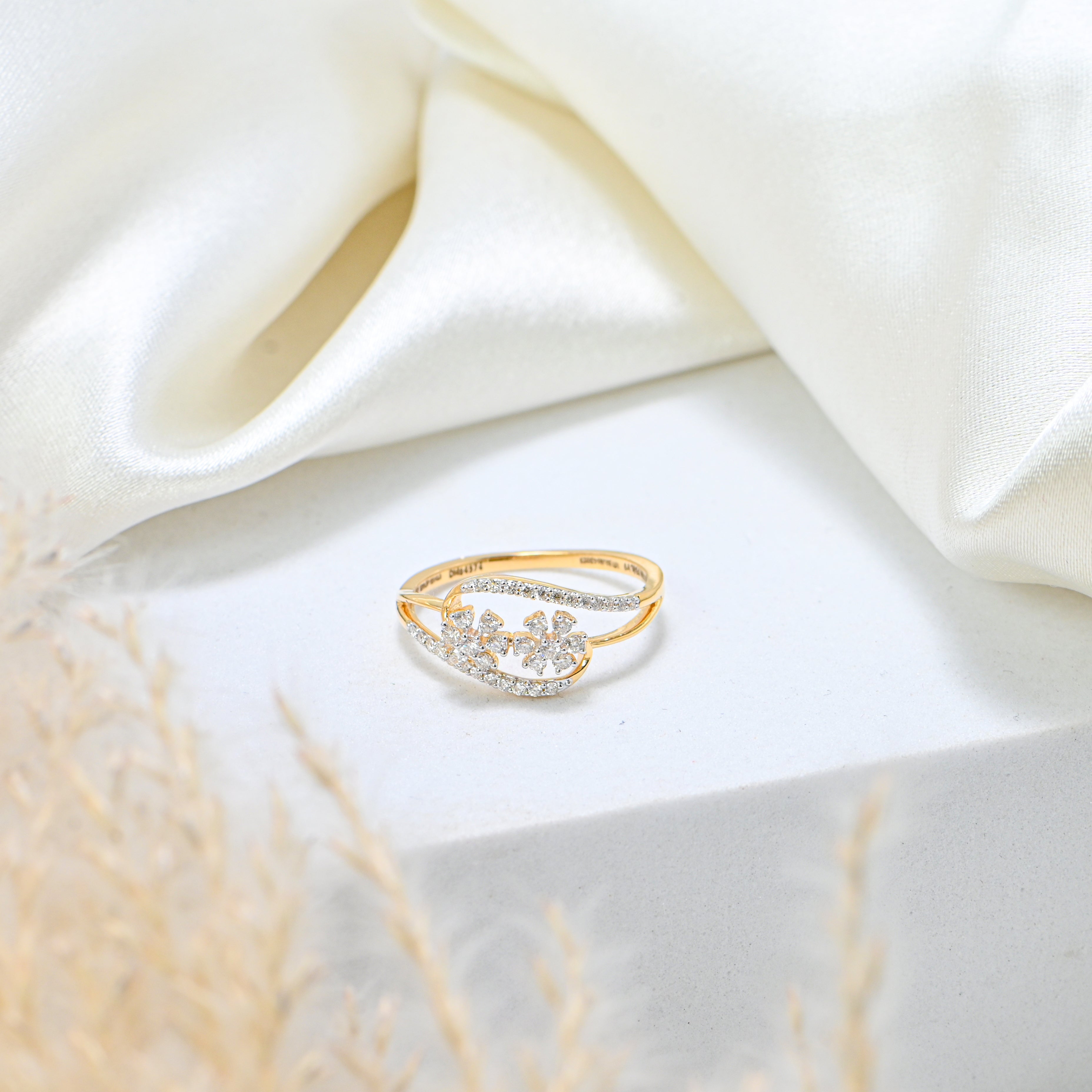 14/18KT Gold Handmade Round Diamond Ring – Unique Bridal or Gift Jewelry