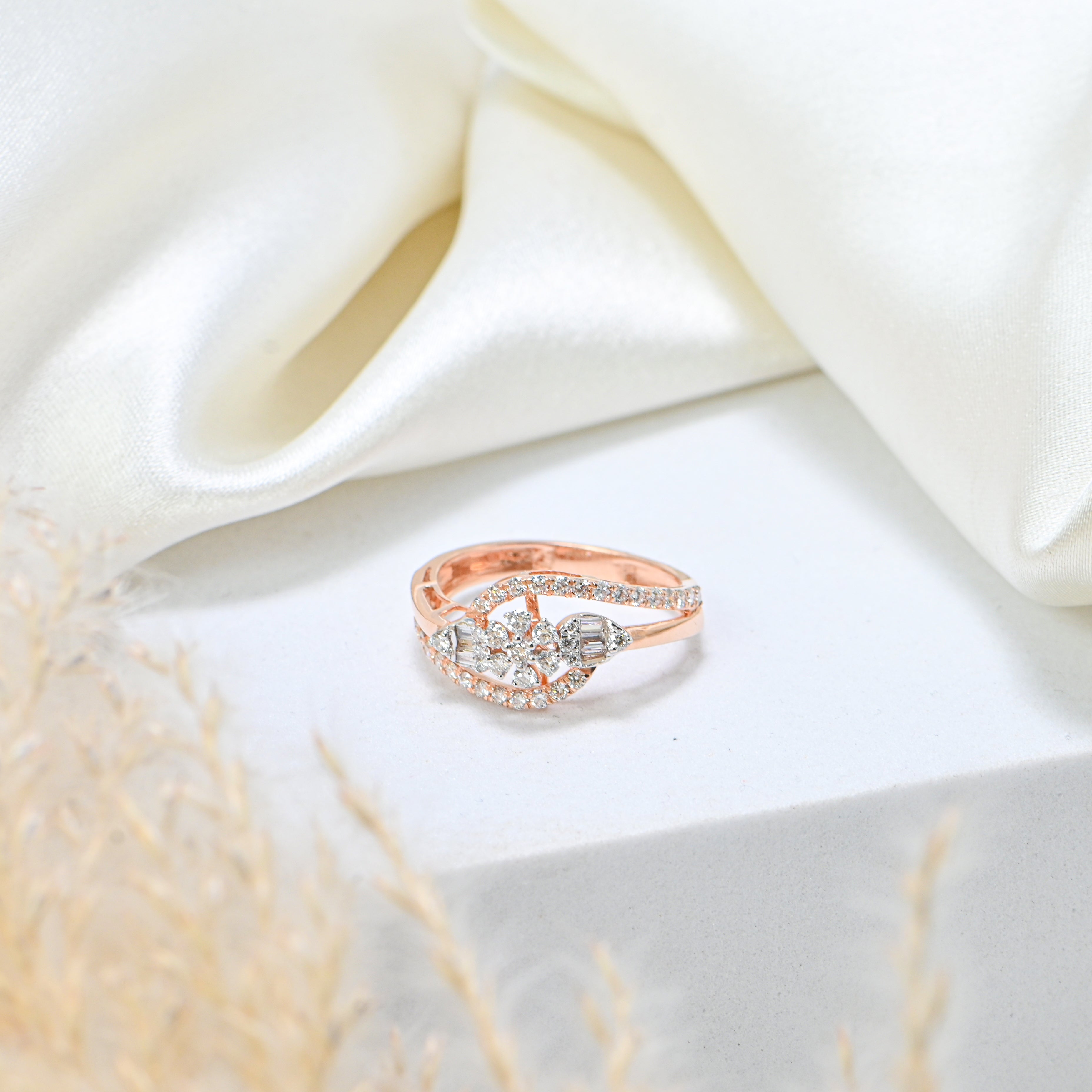 14/18KT Gold Round Sparkling Diamond Ring – Chic Engagement Gift
