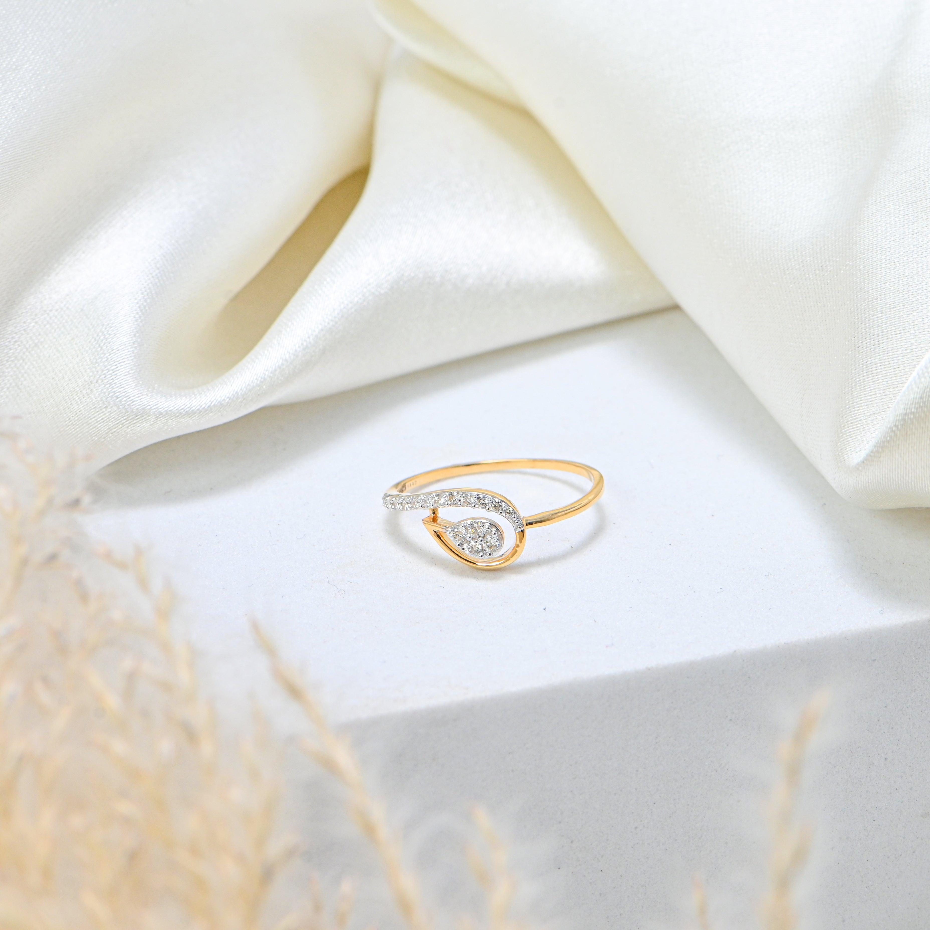 14/18KT Gold Round Brilliant Diamond Handmade Ring – Artisan Engagement or Special Gift