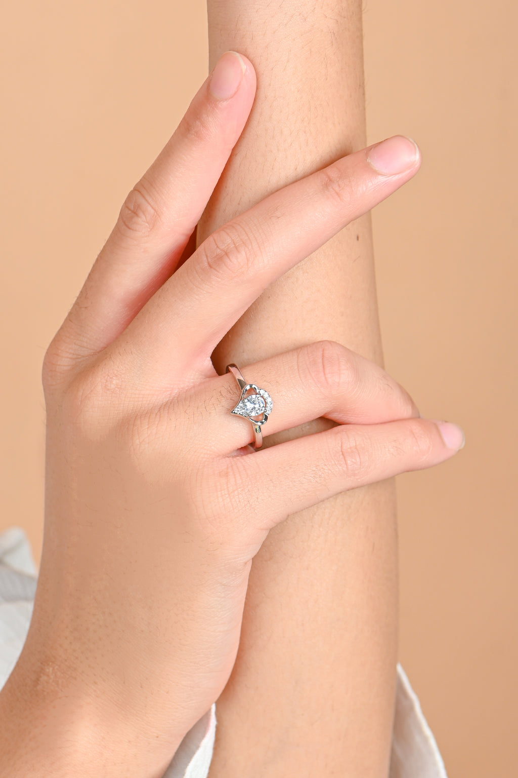 Dainty Sterling Silver Brilliant Cut Cubic Zirconia Ring Sparkling Ring for Bridal