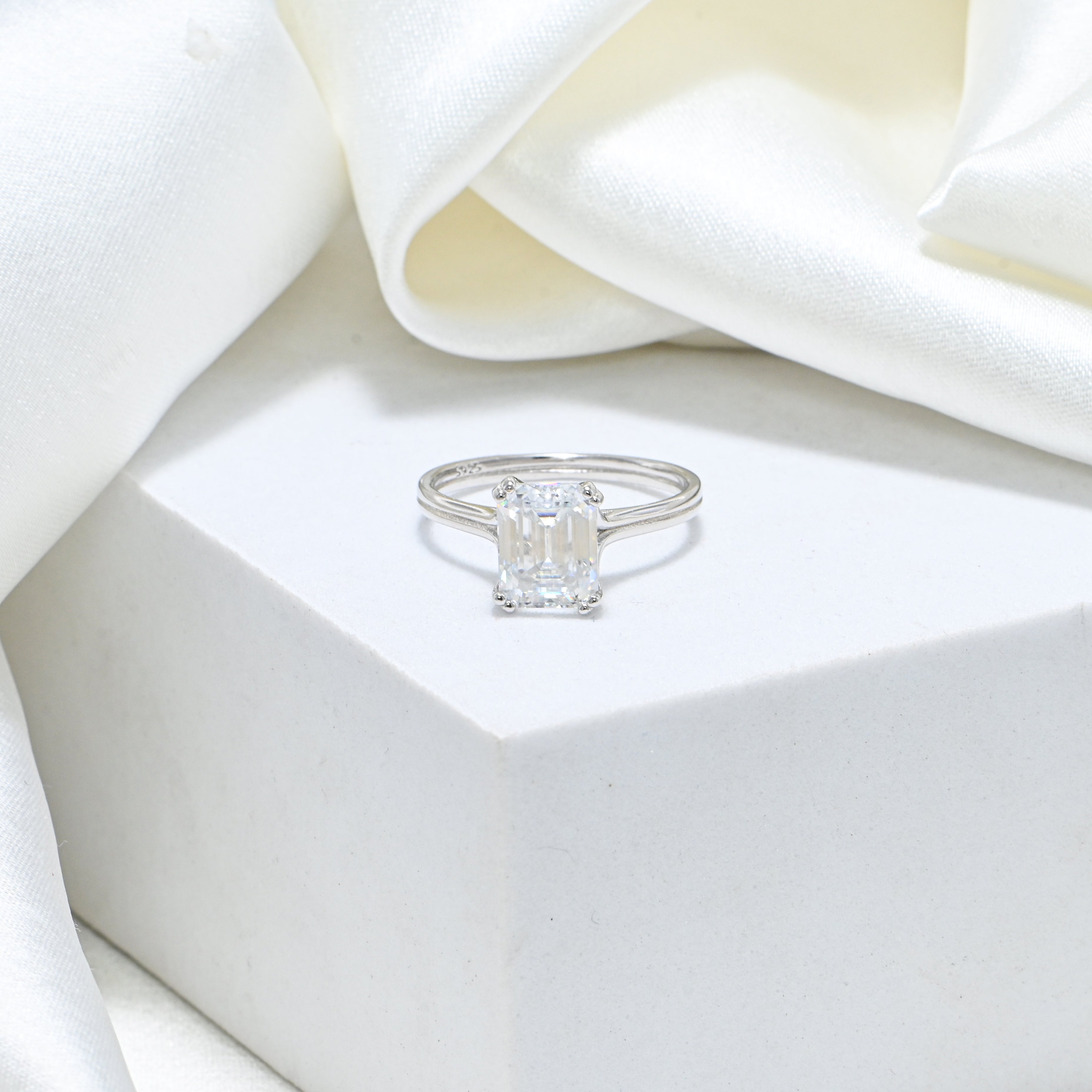 Handcrafted 925 Sterling Silver Women’s Ring with a Brilliant Moissanite Stone