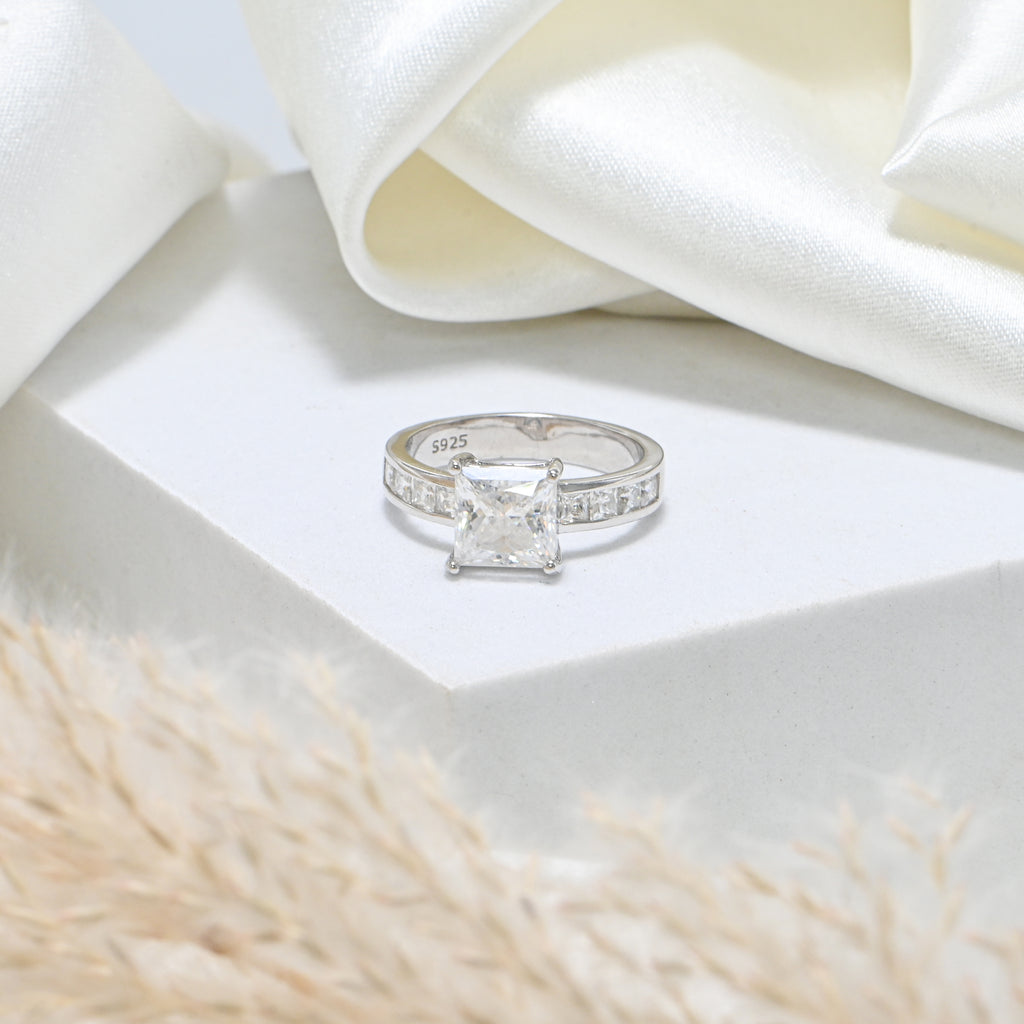 Handcrafted 925 Sterling Silver Moissanite Royal Ring – Luxe Vintage-Inspired Jewelry