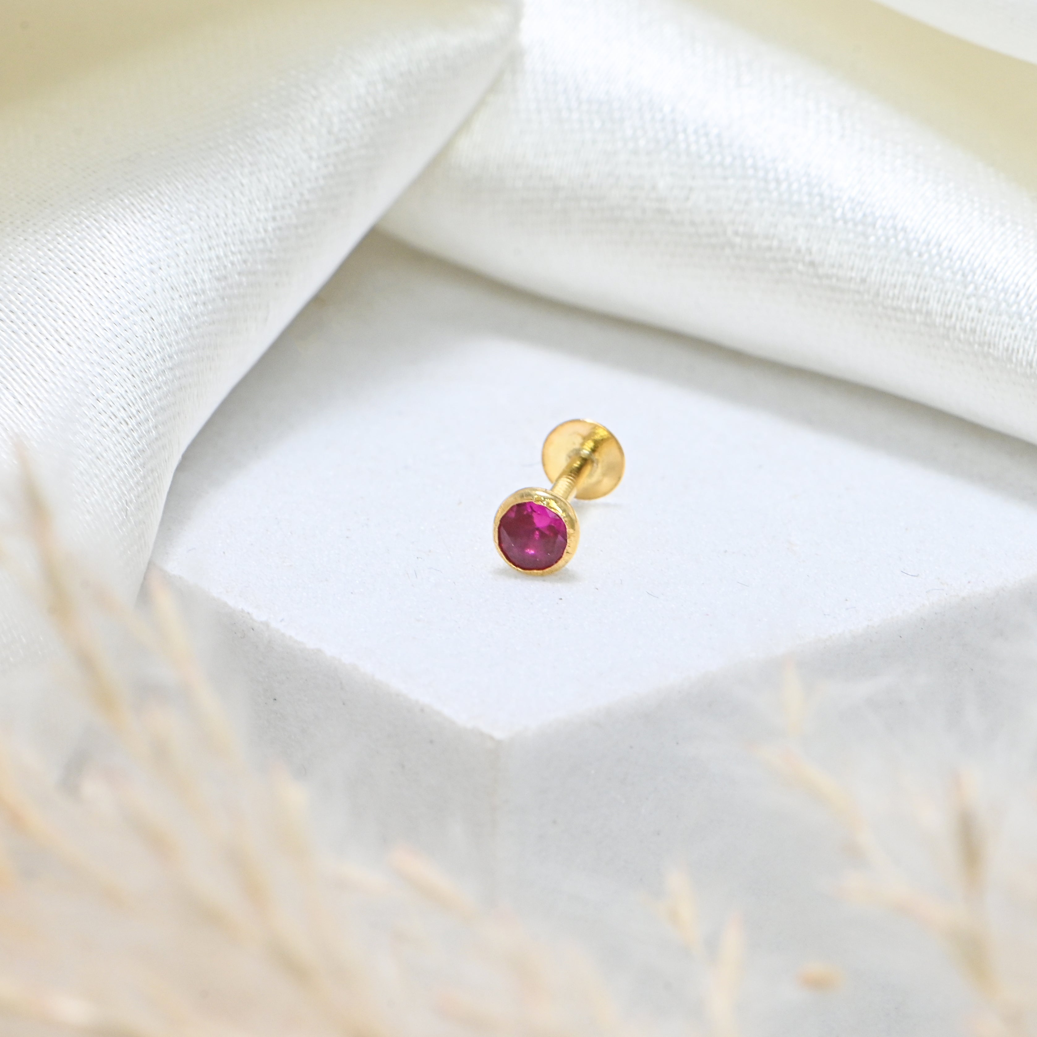 Classic 18KT Hallmark Gold Nose Pin Round Brilliant Cubic Zirconia