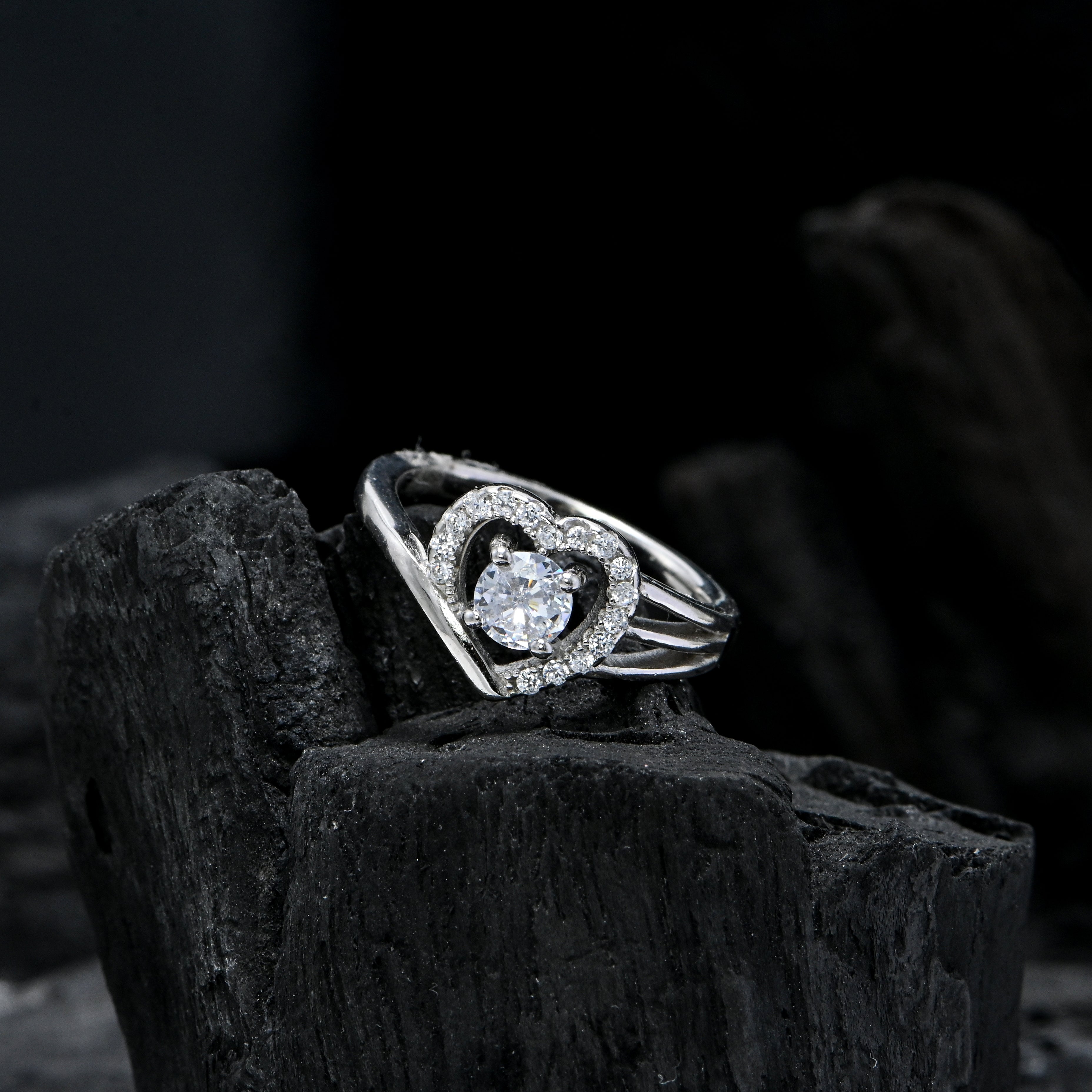 925 Silver Cubic Zirconia Dainty Halo Heart Ring Wedding Jewellery Gift for Her