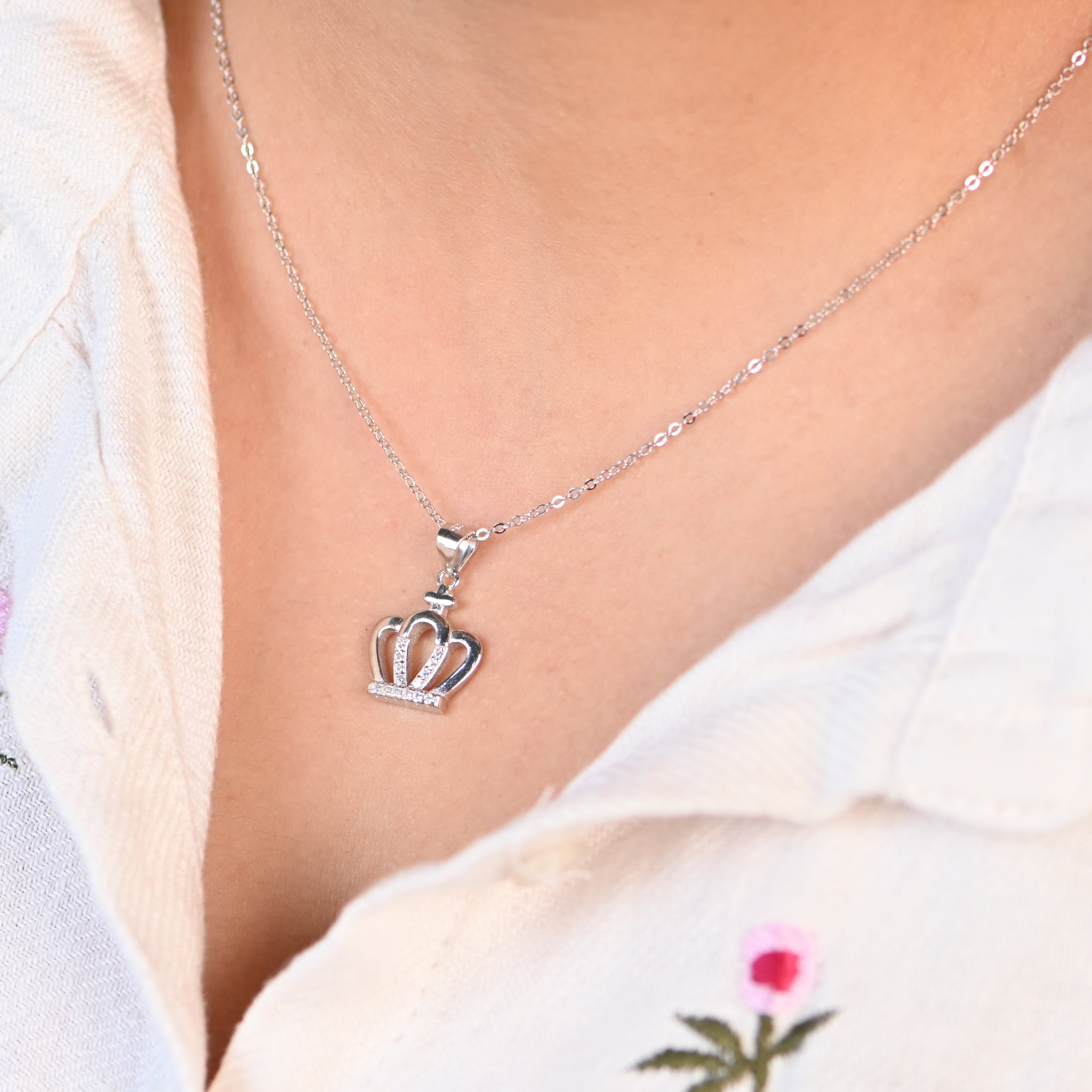 925 Sterling Silver CZ Pendant – Trendy Rhodium-Plated Jewellery Crown Design