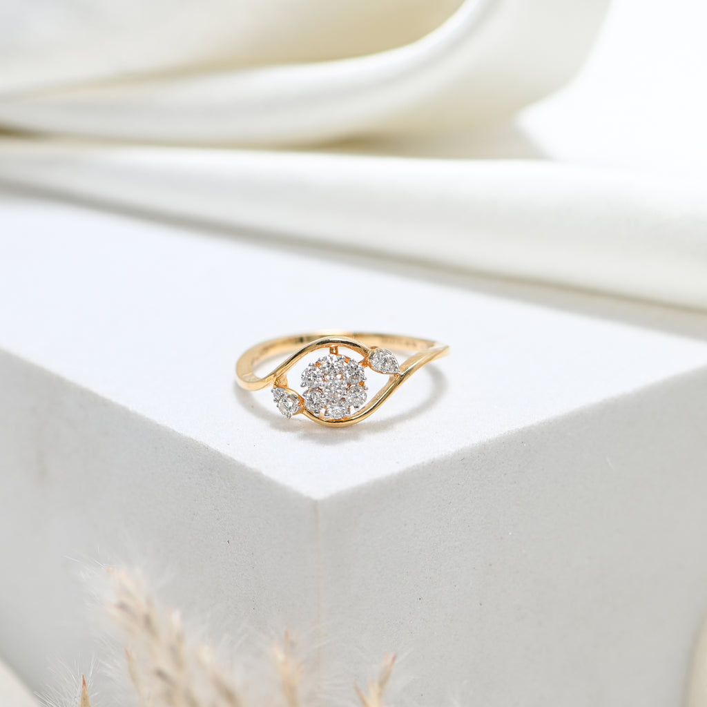 18KT Hallmark Gold IGI Certified Round Diamond Ring Party Wear