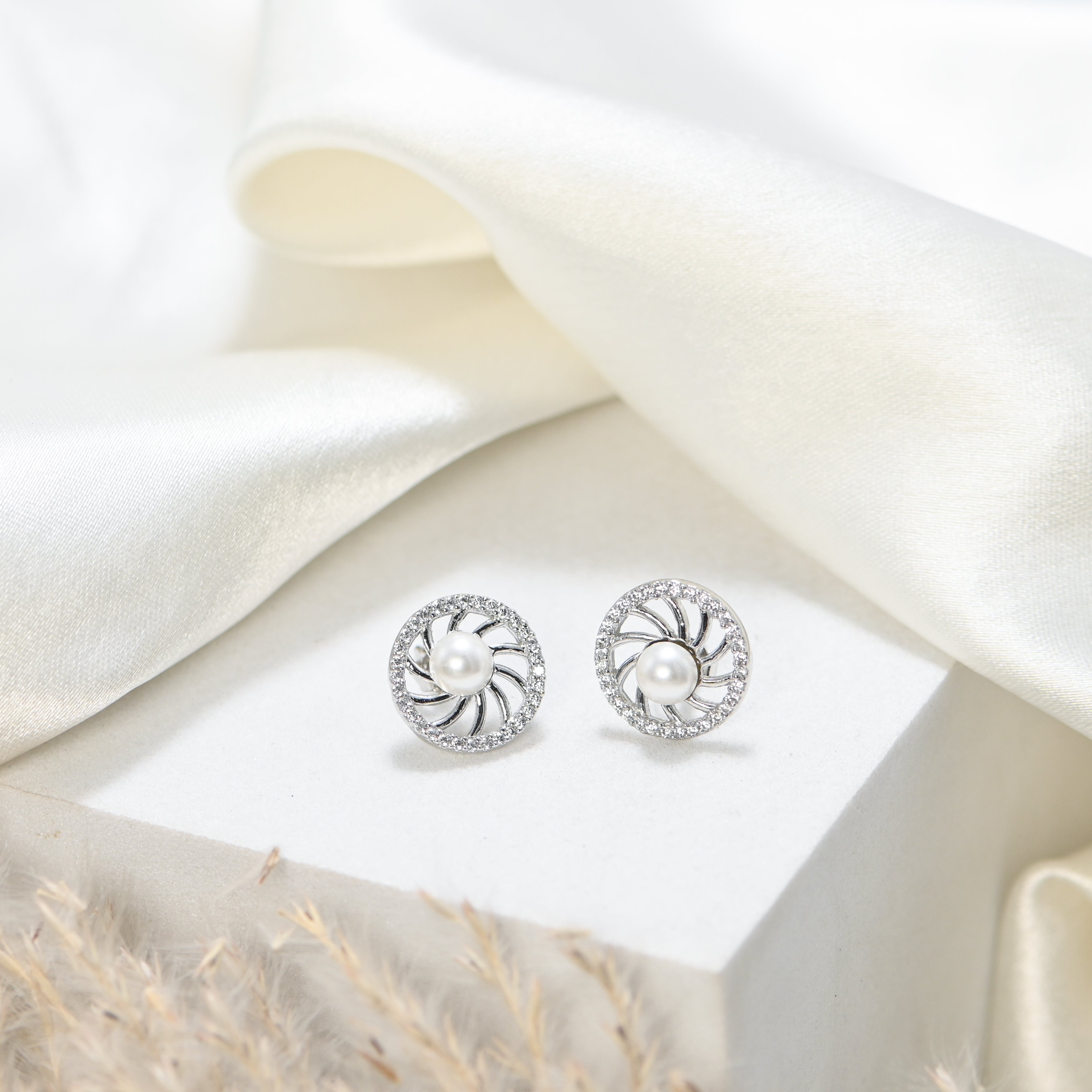 Chic Rhodium Plated Sterling Silver Cubic Zirconia & Pearl Earrings