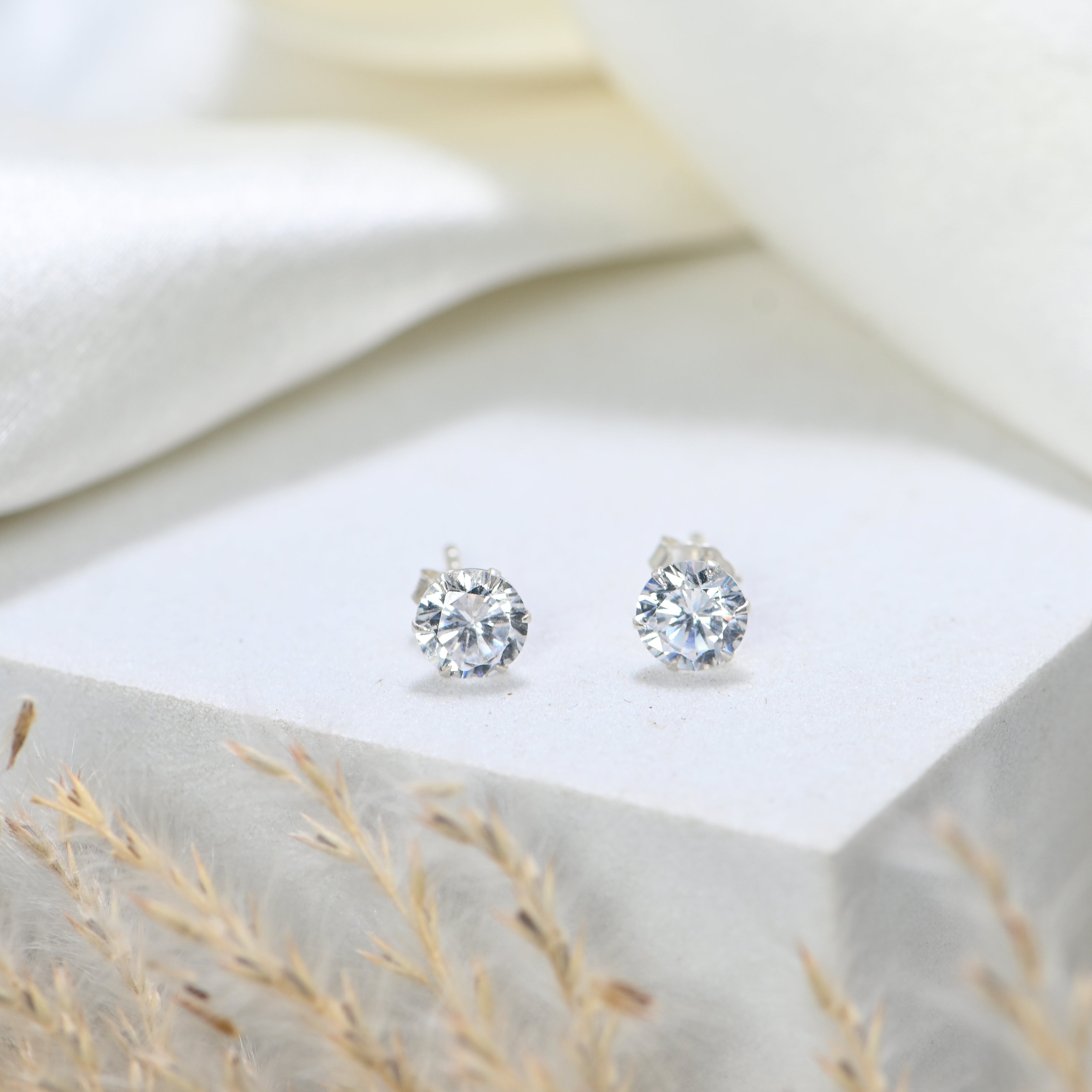 925 Sterling Silver Round Brilliant Cubic Zirconia Earrings with Rhodium Finish Everyday Wear