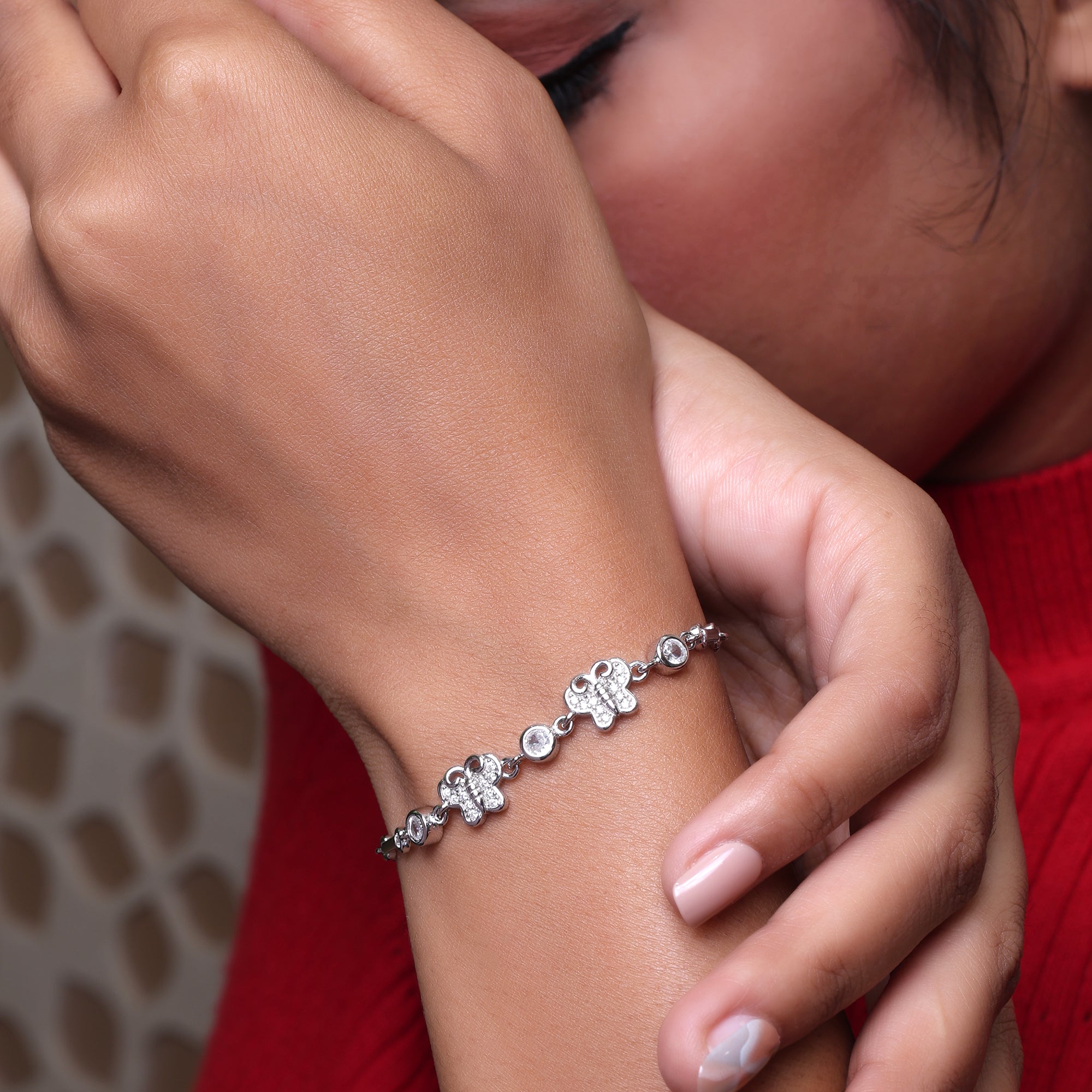 Handcrafted 925 Sterling Silver Bracelet – Modern Elegance