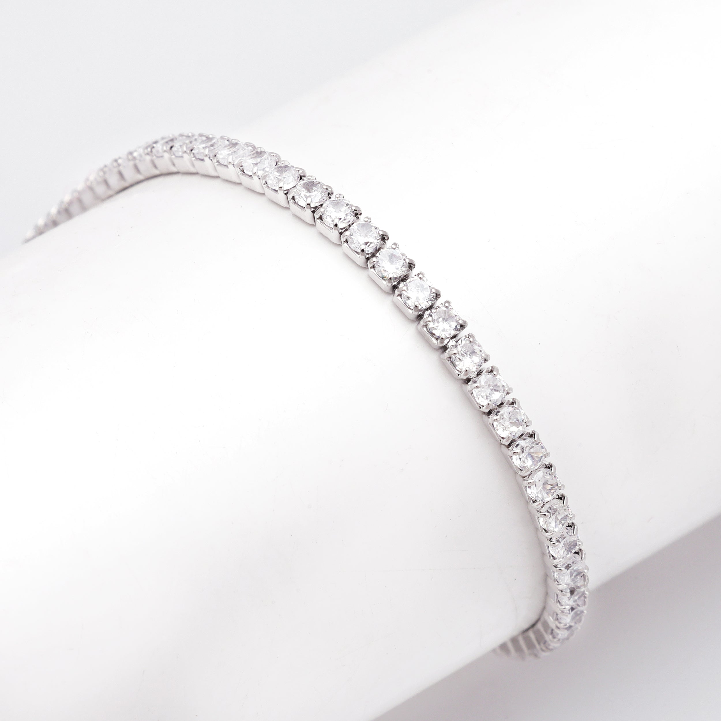 925 Sterling Silver Bracelet – Elegant & Timeless Jewelry for Everyday Wear