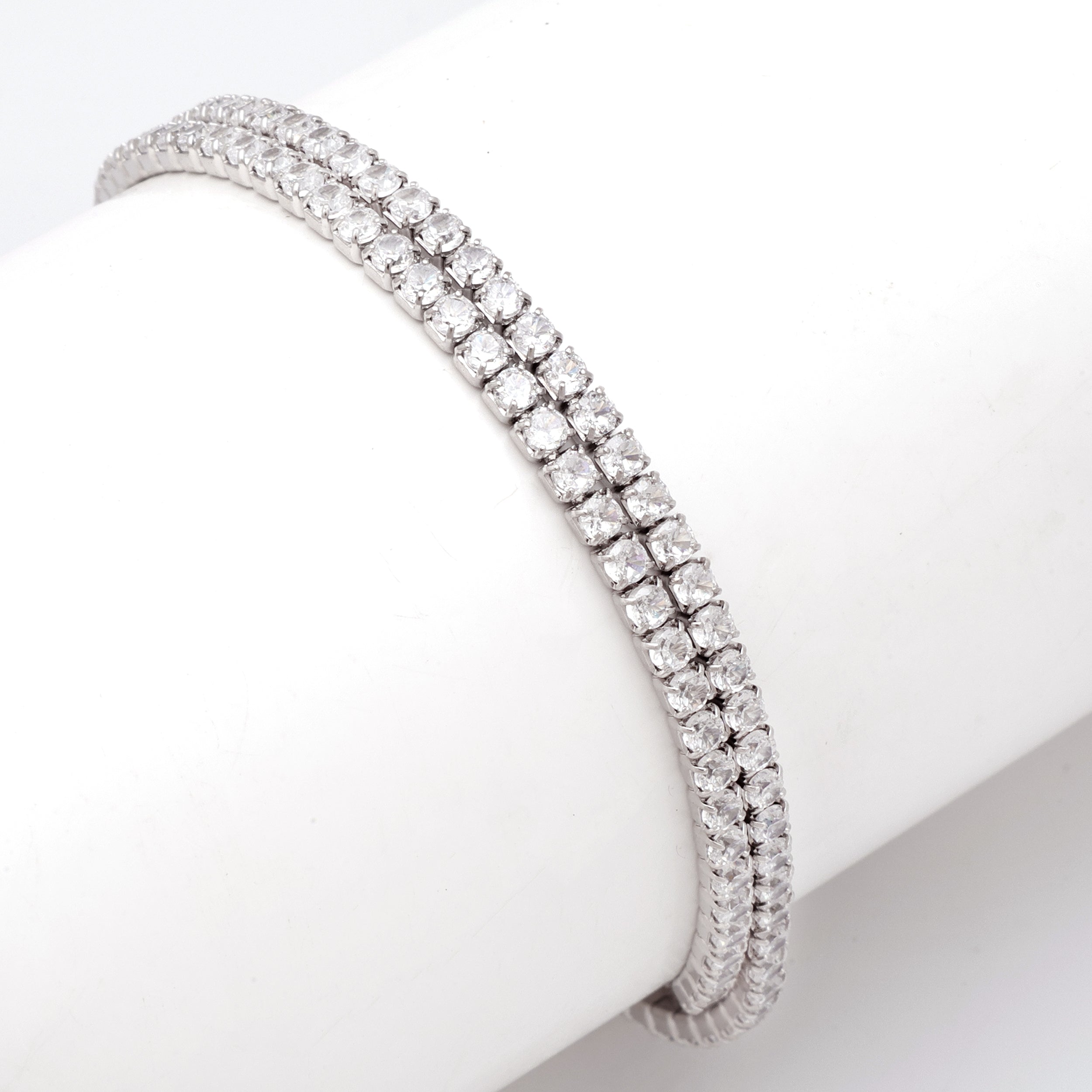 Handcrafted 925 Sterling Silver Bracelet – Modern Elegance