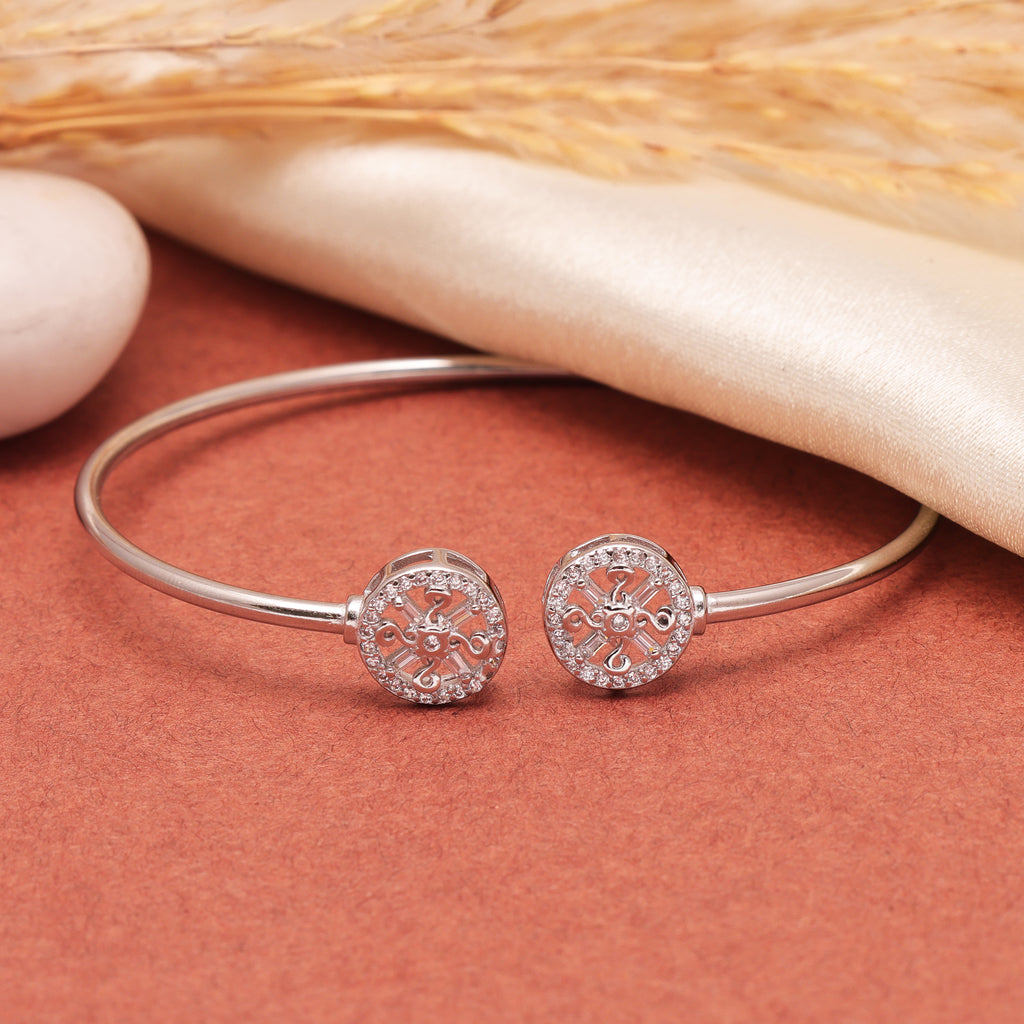 Dainty 925 Sterling Silver Bracelet – Sleek Design for Daily Wear