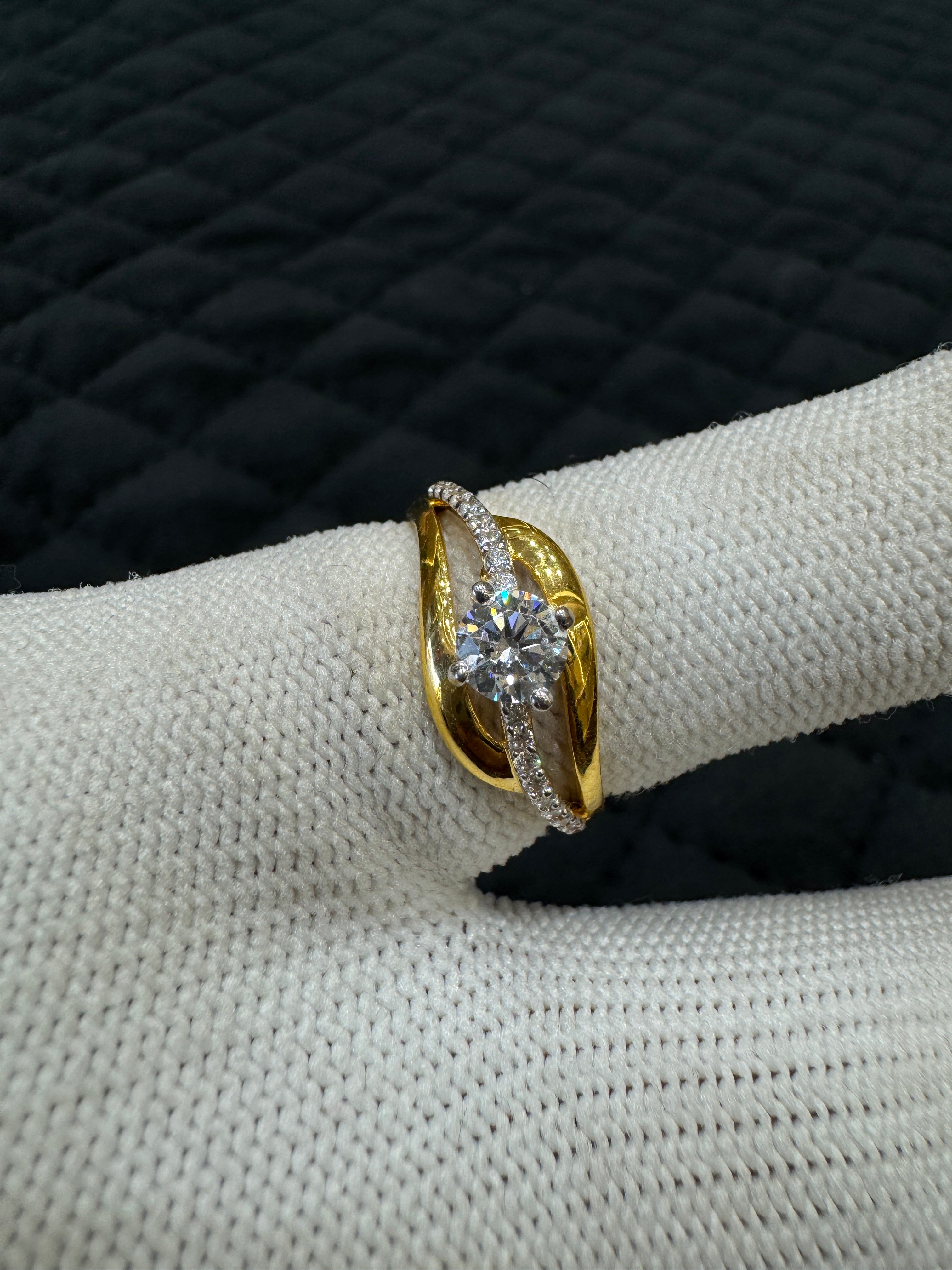 Beautiful 14/18KT Gold Ring with Brilliant Round Cut Cubic Zirconia for Women Gift for Wedding