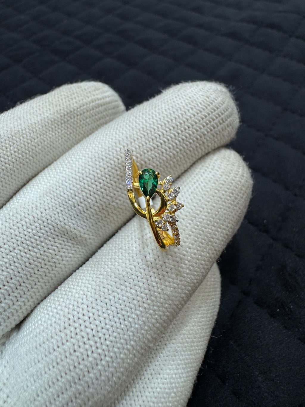 22KT Hallmark Gold Round Brilliant Zircon Ring – Elegant Promise or Anniversary Ring